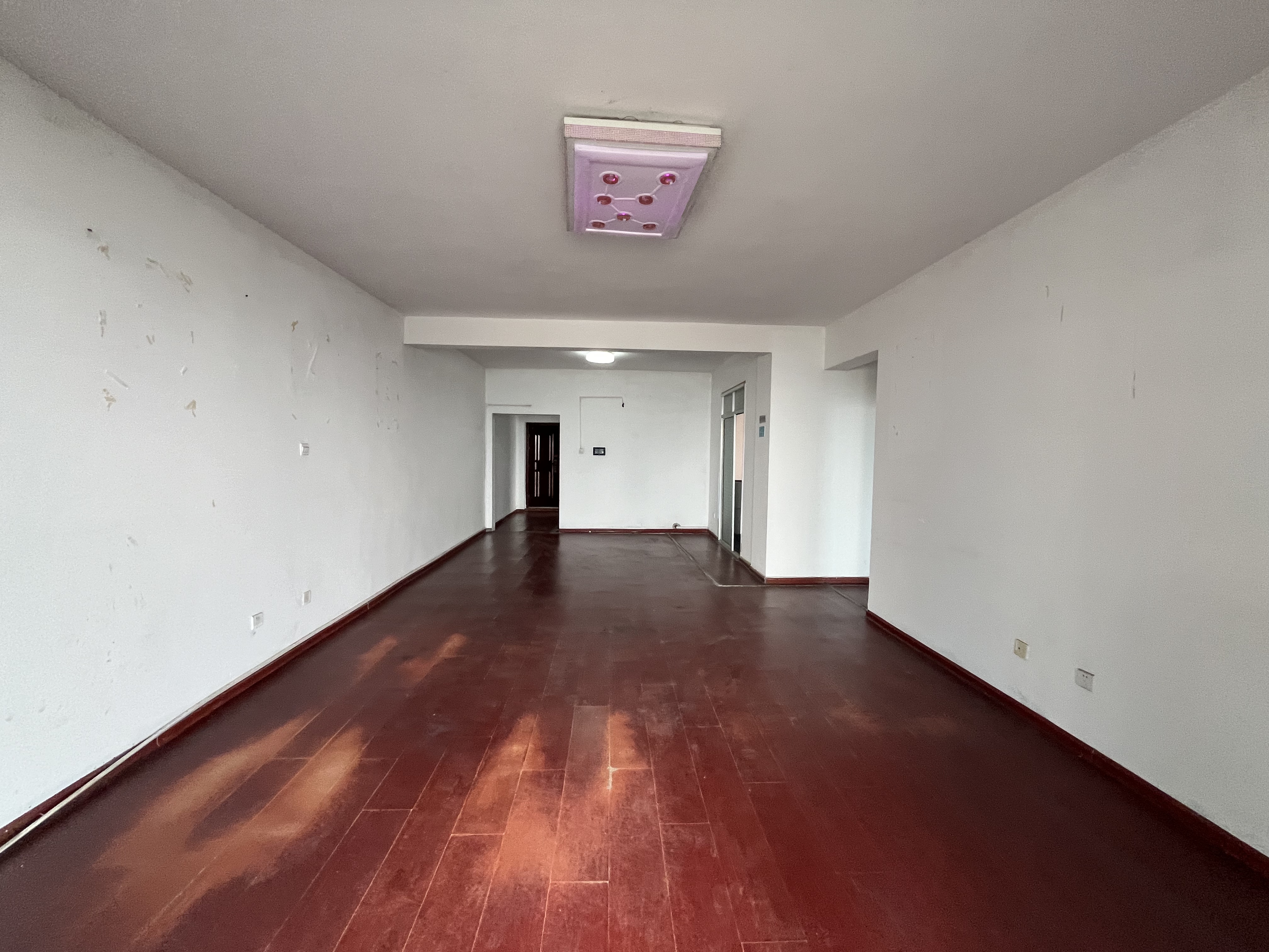 丽景滨江 4室2厅2卫 105.0万 丽景滨江 4室2厅2卫 105.0万室内图