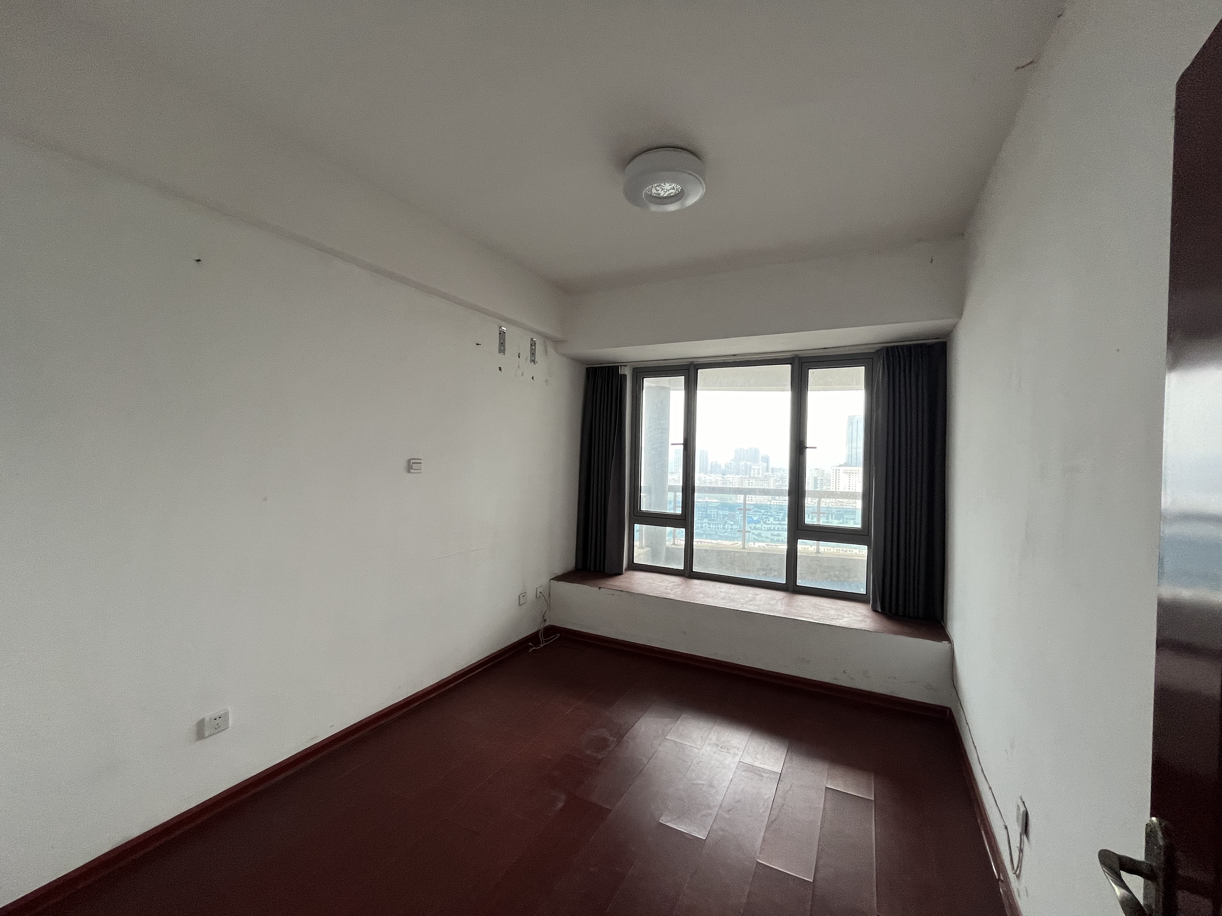 丽景滨江 4室2厅2卫 105.0万 丽景滨江 4室2厅2卫 105.0万室内图