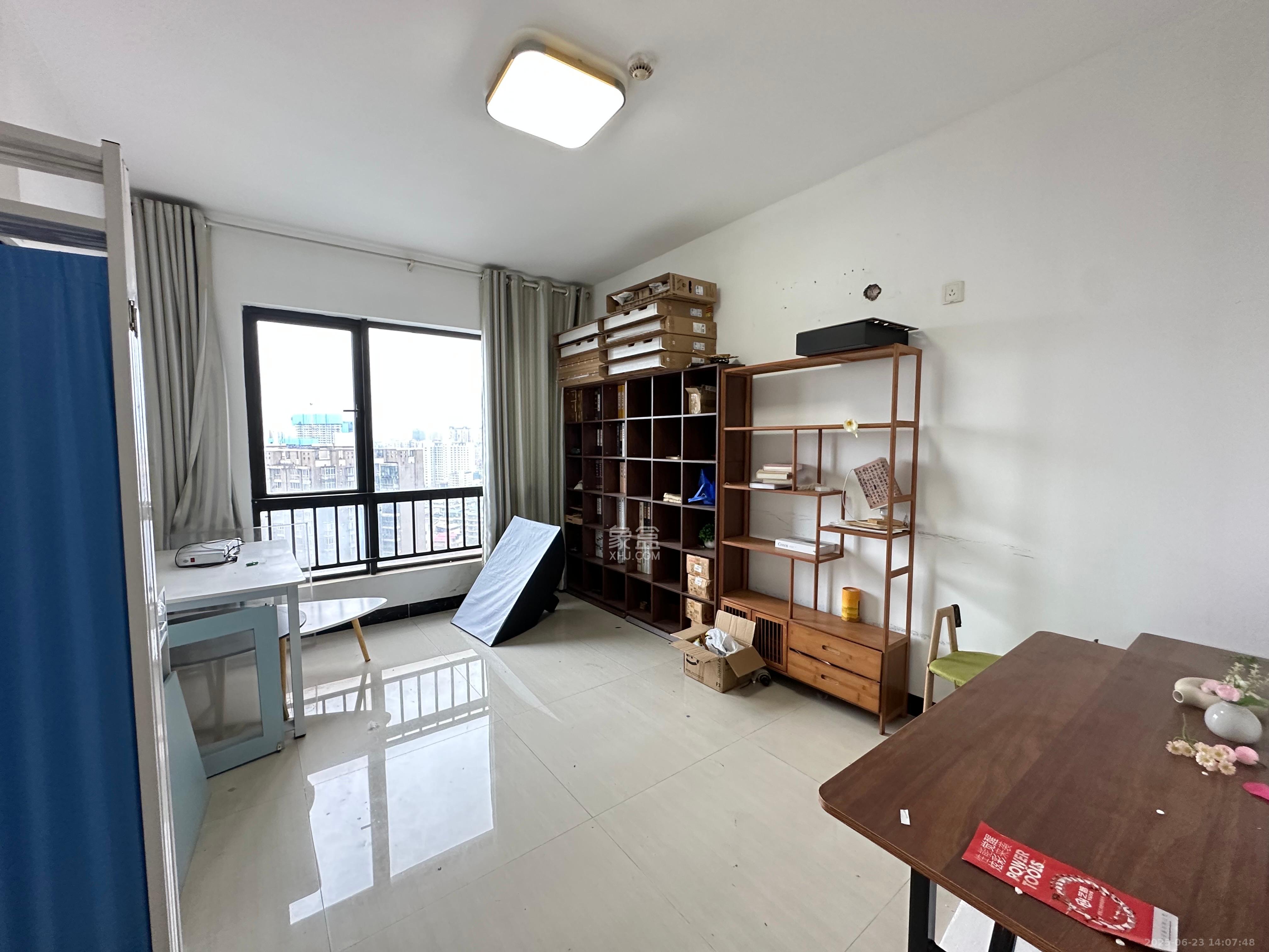 达美D6区  4室1厅1卫   4800.00元/月室内图