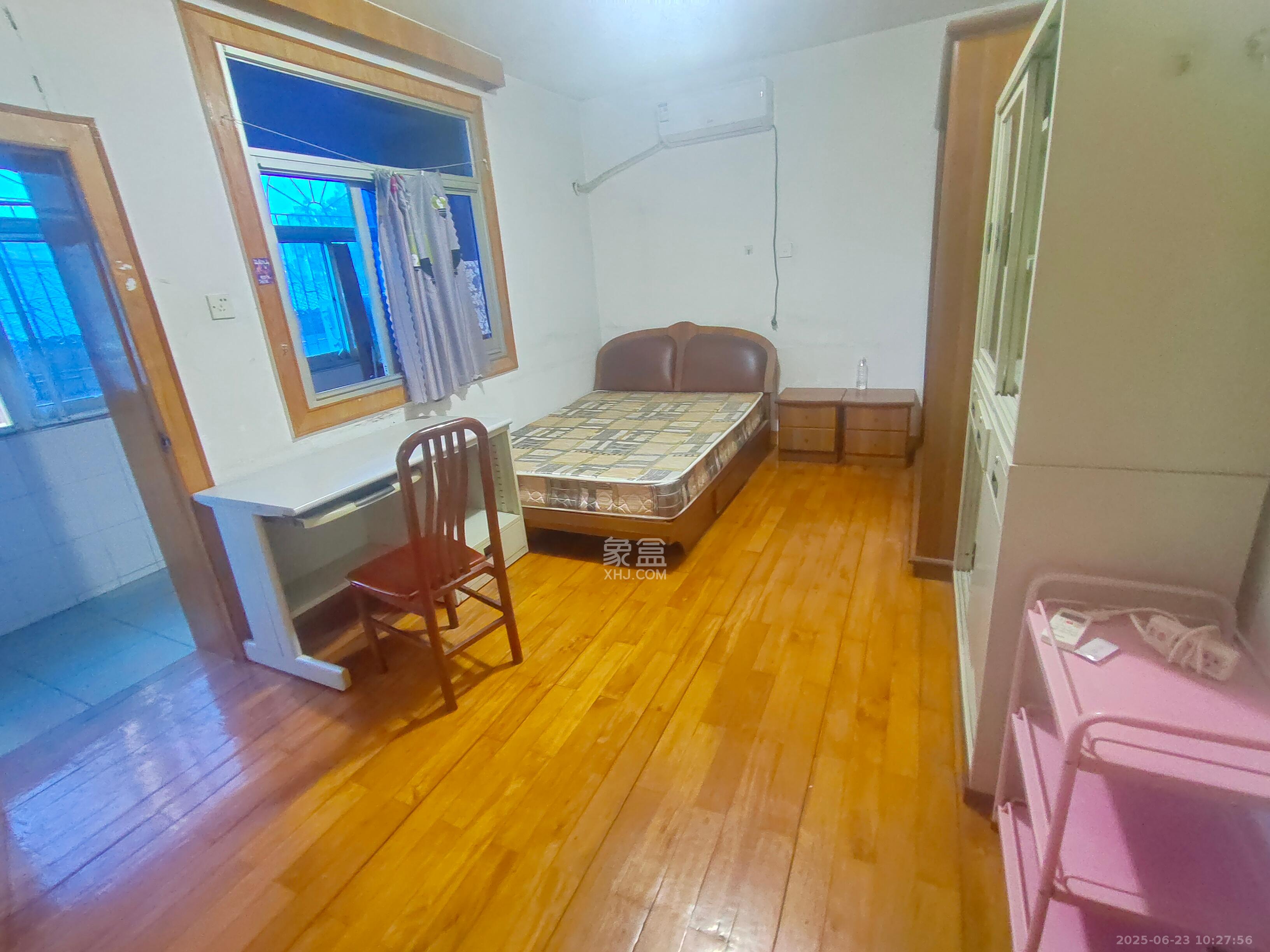 东文庙坪  2室1厅1卫    2000.0元/月 东文庙坪  2室1厅1卫    2000.0元/月室内图