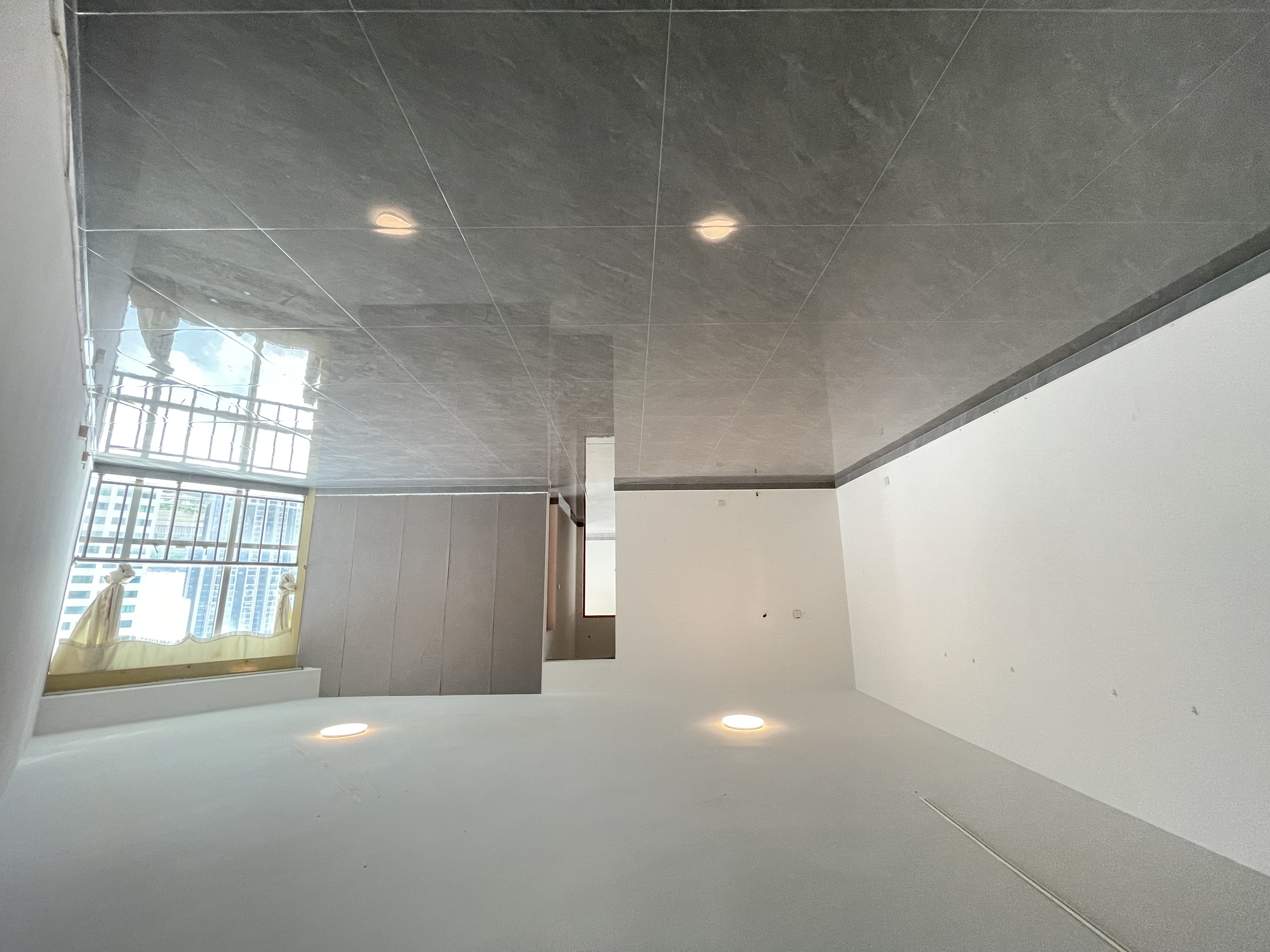 深发展大厦  3室2厅2卫   3300.00元/月