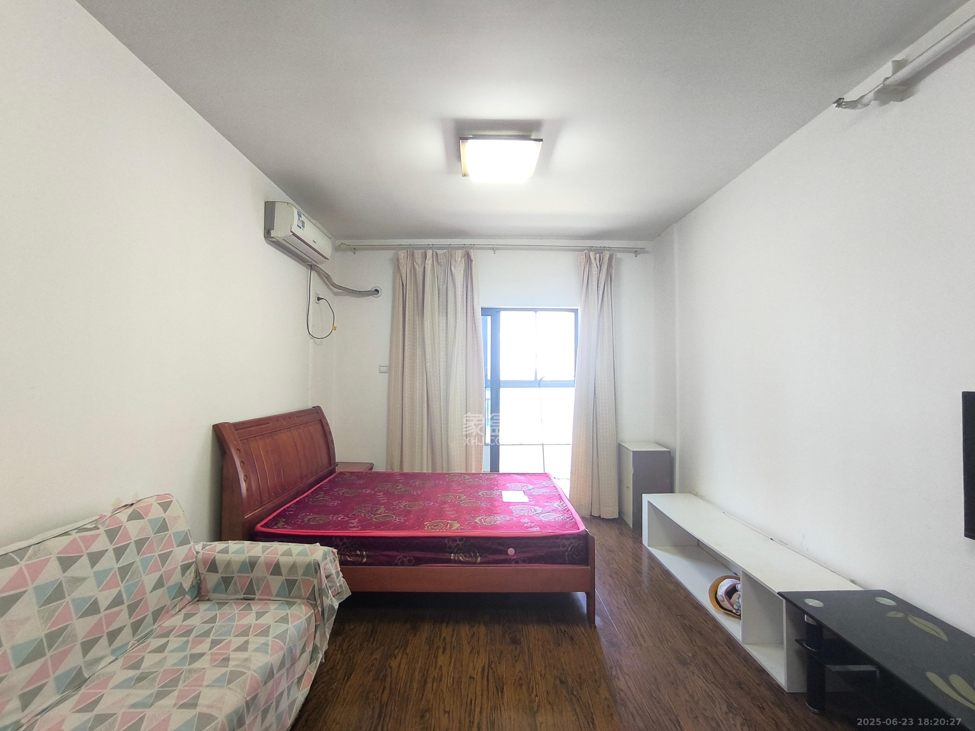 保利麓谷林语I区  1室1厅1卫   1500.00元/月室内图