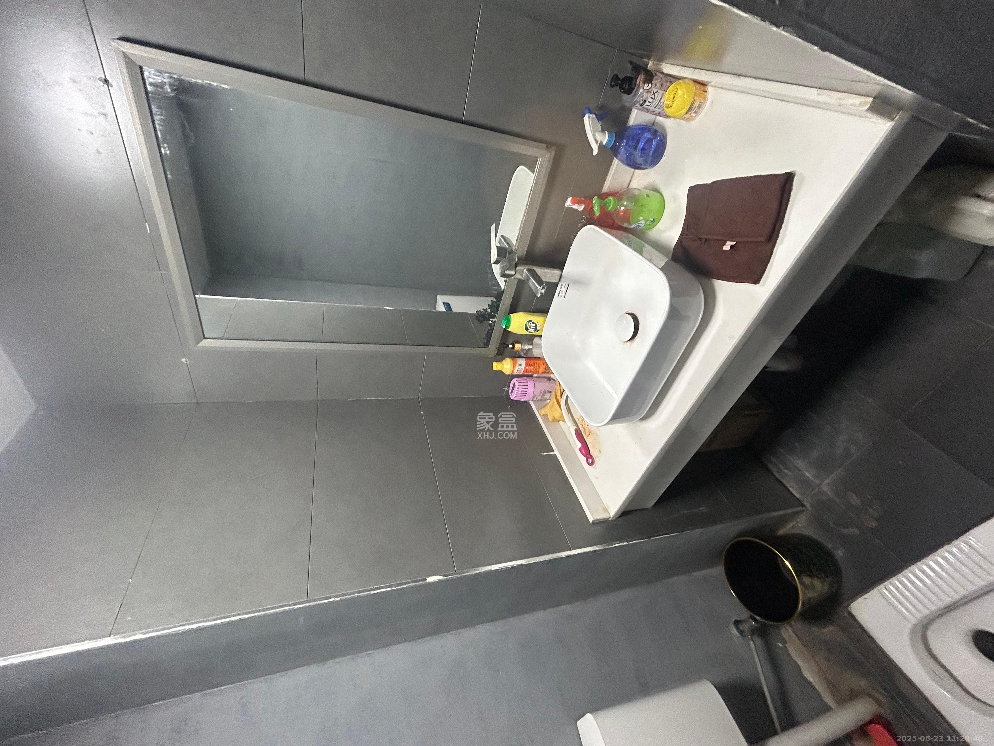 鸿飞大厦  1室1厅1卫    3600.0元/月室内图