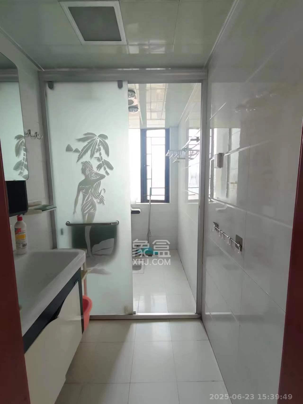南枫时光  3室2厅1卫   2900.00元/月