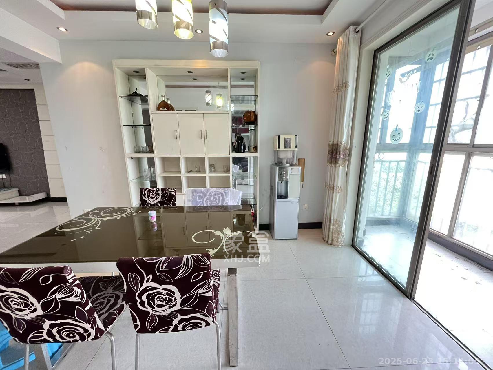 南郡明珠  4室2厅2卫    1800.0元/月 南郡明珠  4室2厅2卫    1800.0元/月室内图