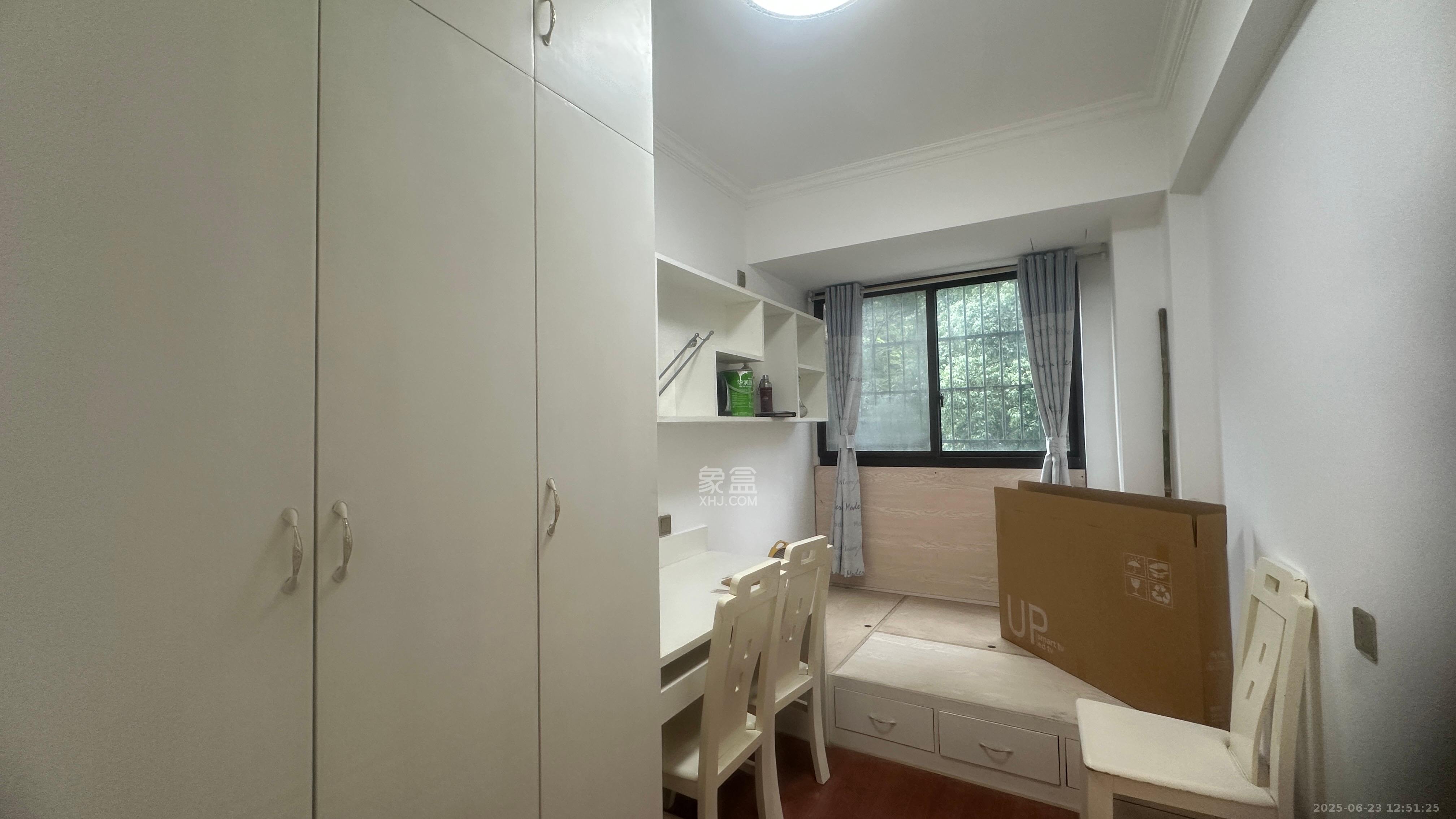 新城国际花都 3室2厅1卫 1700.0元/月 新城国际花都 3室2厅1卫 1700.0元/月室内图