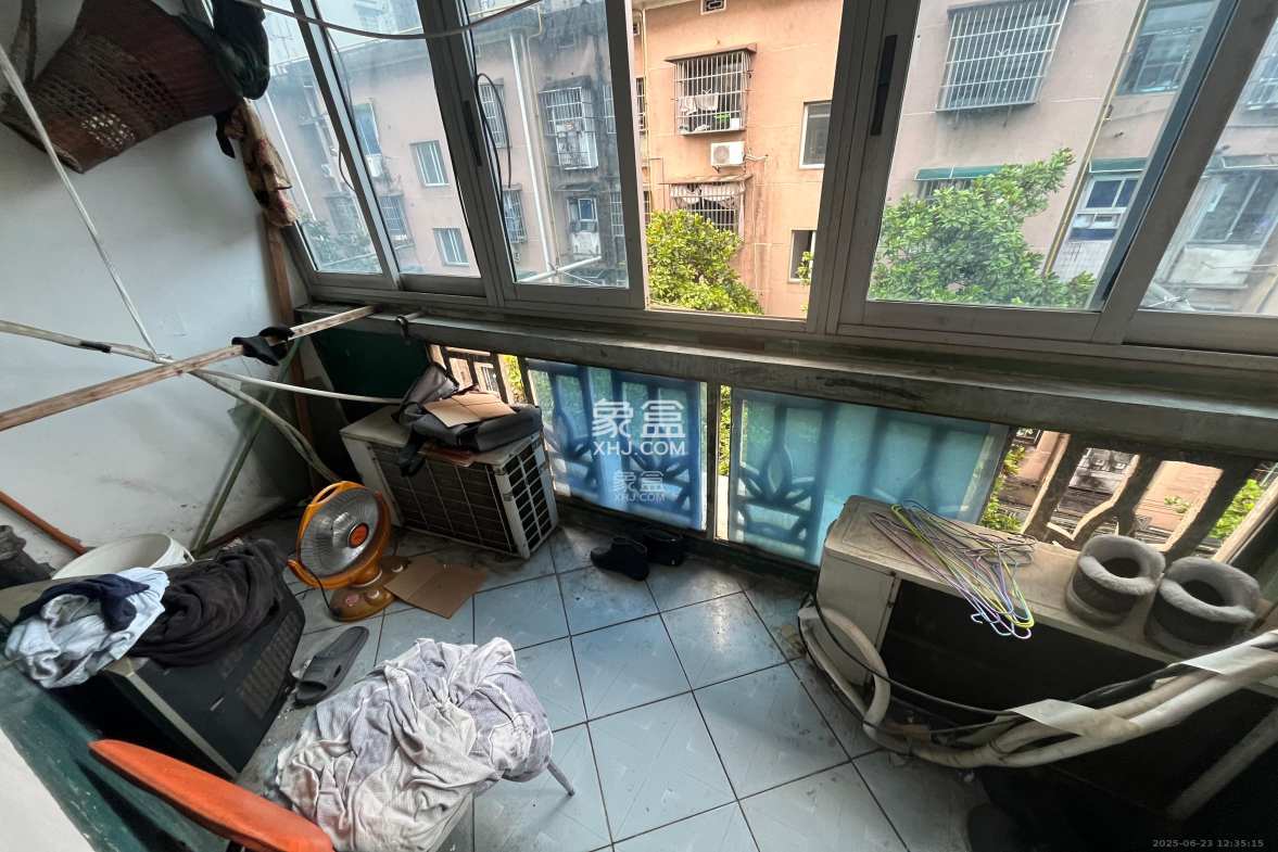 赤岗小区(一二三片) 2室1厅1卫 900.0元/月 赤岗小区(一二三片) 2室1厅1卫 900.0元/月室内图