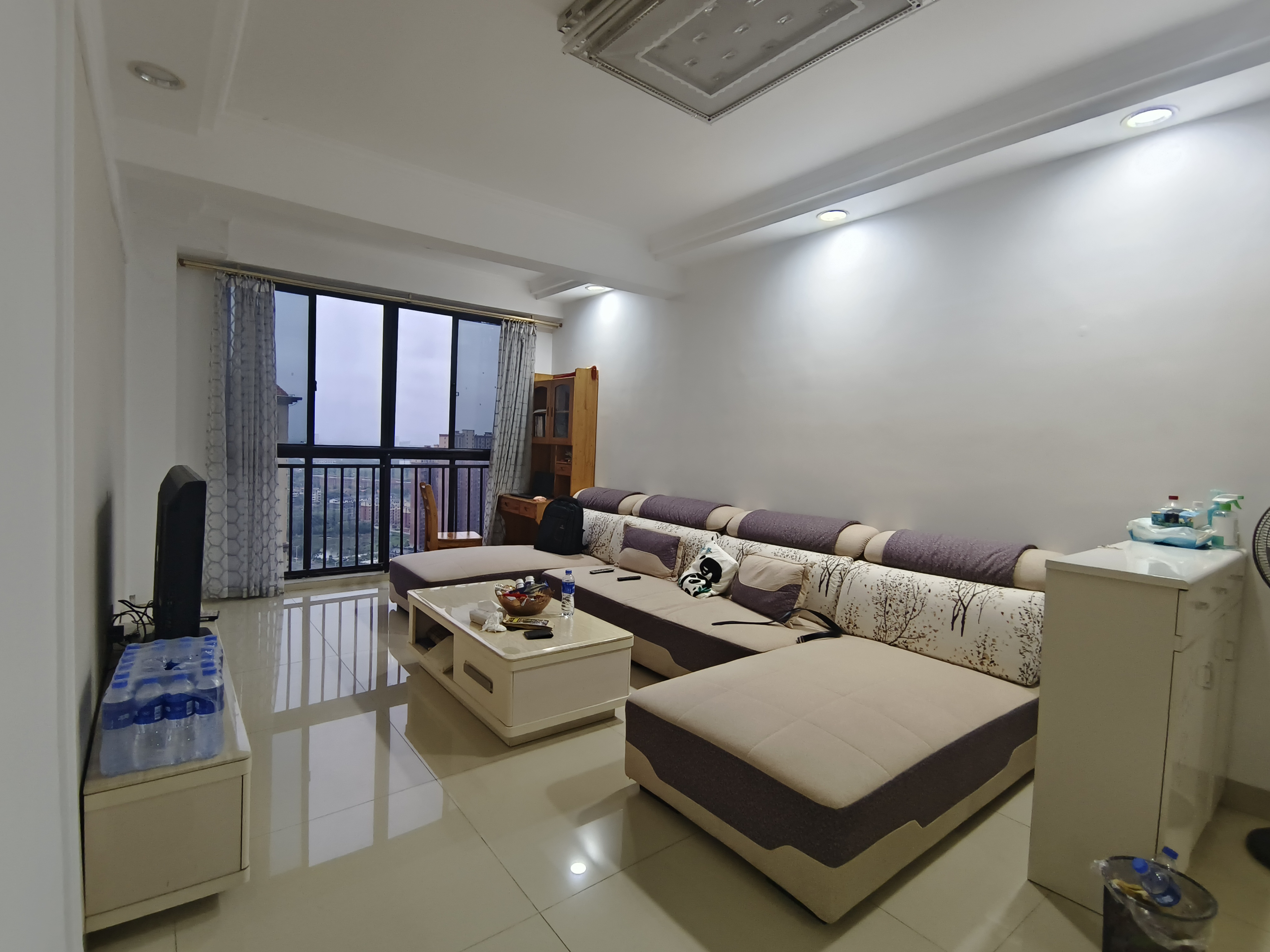 金钟时代城  1室0厅0卫    1800.0元/月 金钟时代城  1室0厅0卫    1800.0元/月室内图