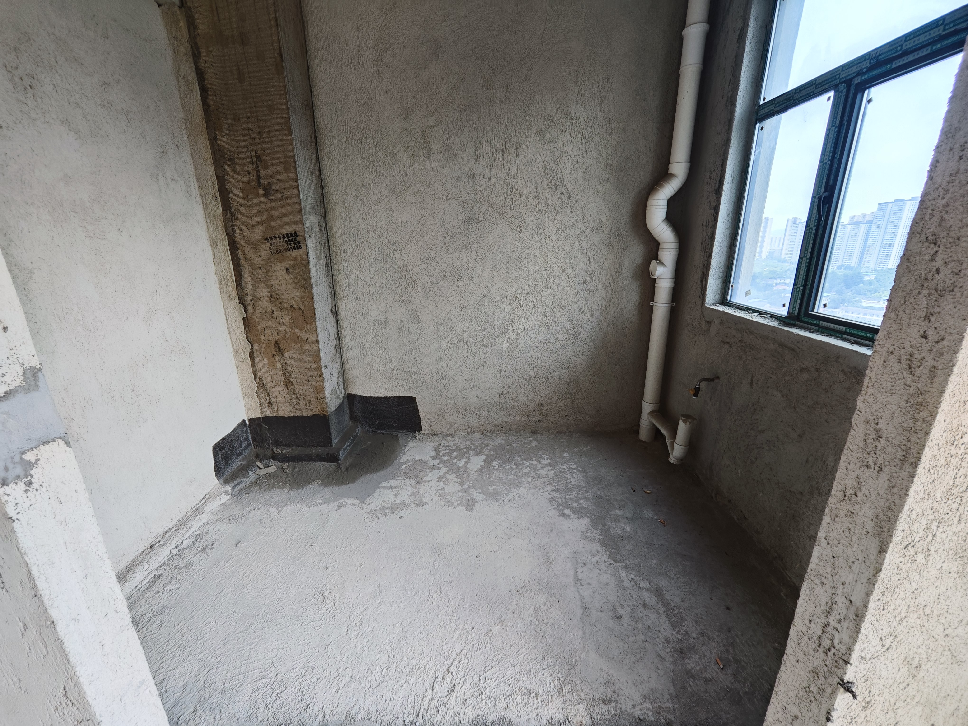 中甸.上河郡 4室2厅2卫 65.8万 中甸.上河郡 4室2厅2卫 65.8万厨房