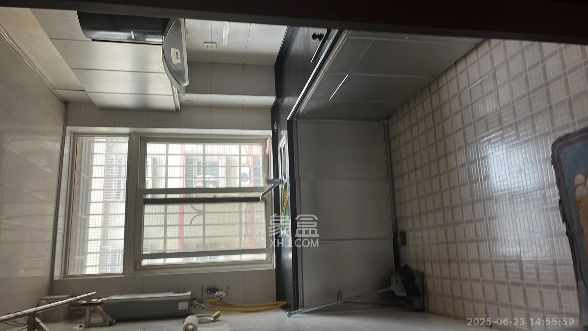 泉塘小区 1室2厅2卫 1400.0元/月 泉塘小区 1室2厅2卫 1400.0元/月室内图