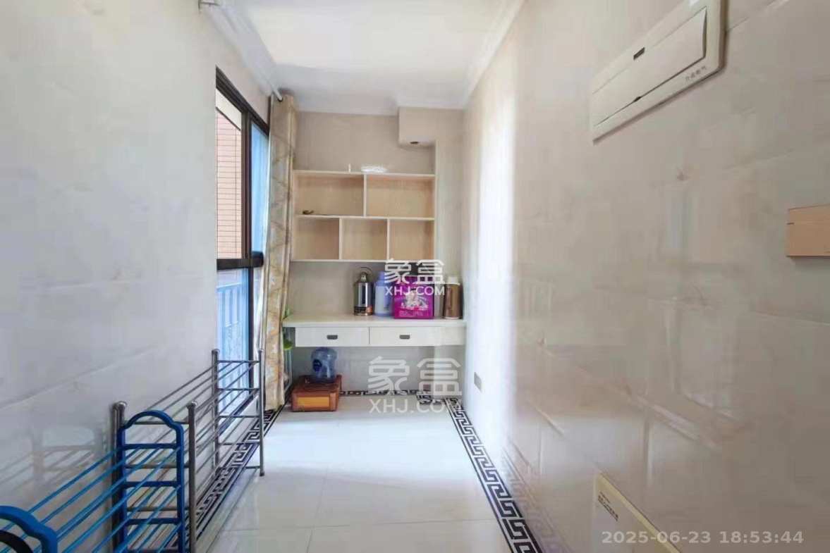 江山帝景雅典  3室2厅2卫    3000.0元/月 江山帝景雅典  3室2厅2卫    3000.0元/月室内图