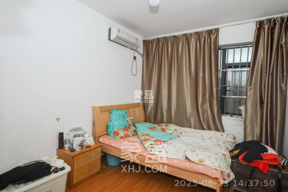 天元涉外景园C区 3室2厅1卫 2300.0元/月 天元涉外景园C区 3室2厅1卫 2300.0元/月室内图