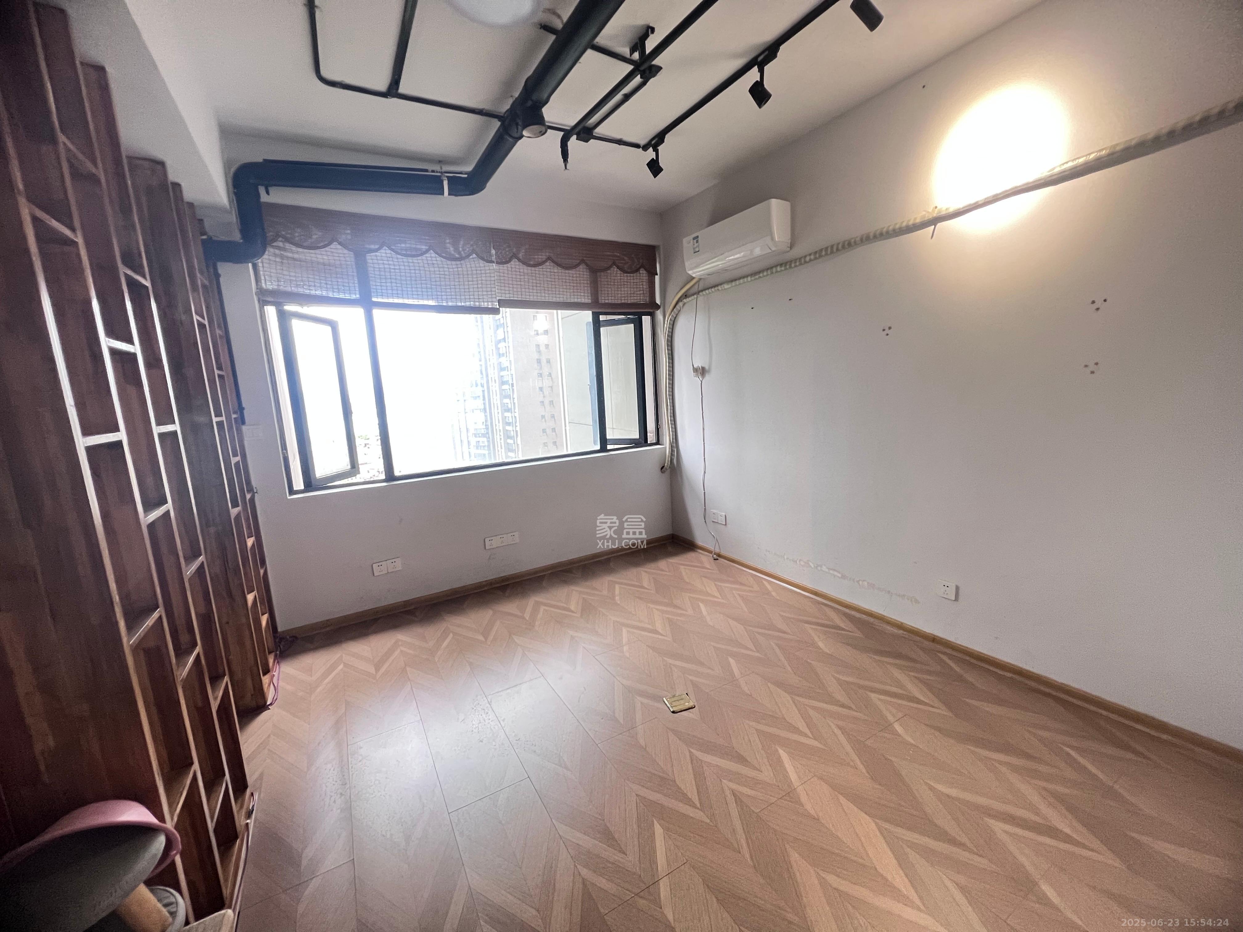 万象新天   122.85㎡     3000.00元/月室内图
