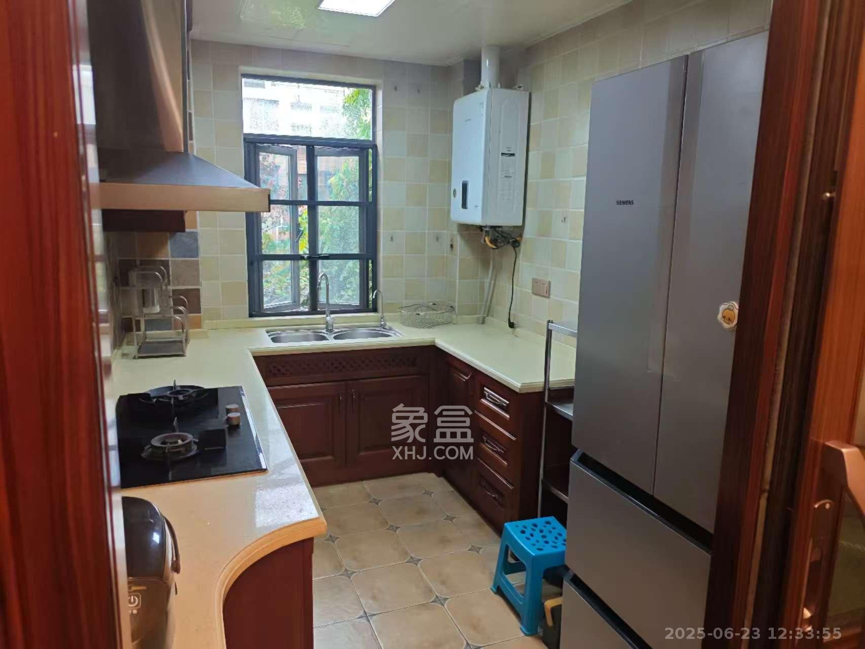 中交中央公园D2区  4室2厅2卫    4500.0元/月 中交中央公园D2区  4室2厅2卫    4500.0元/月室内图