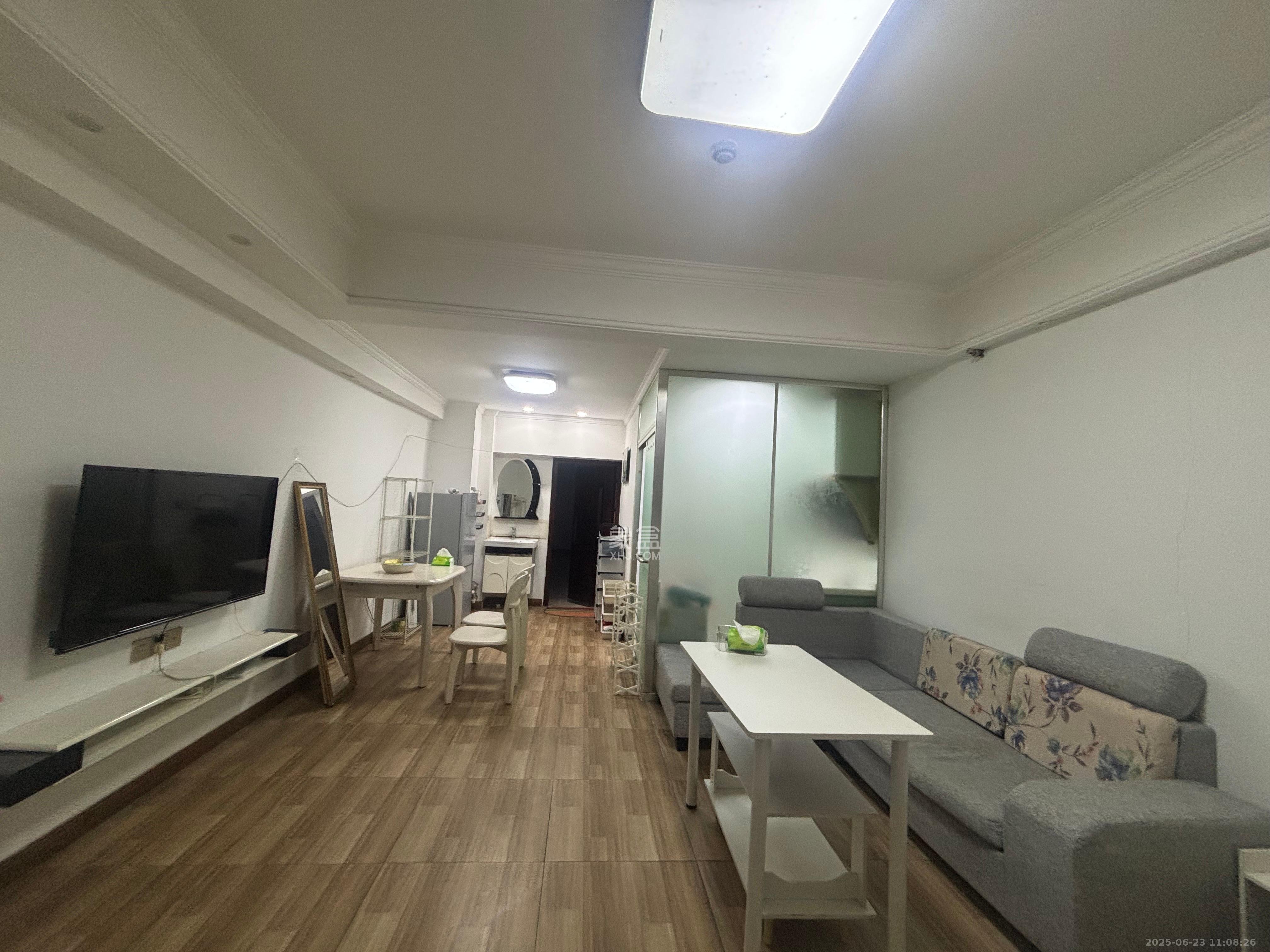 上城星座  1室1厅1卫   1800.00元/月