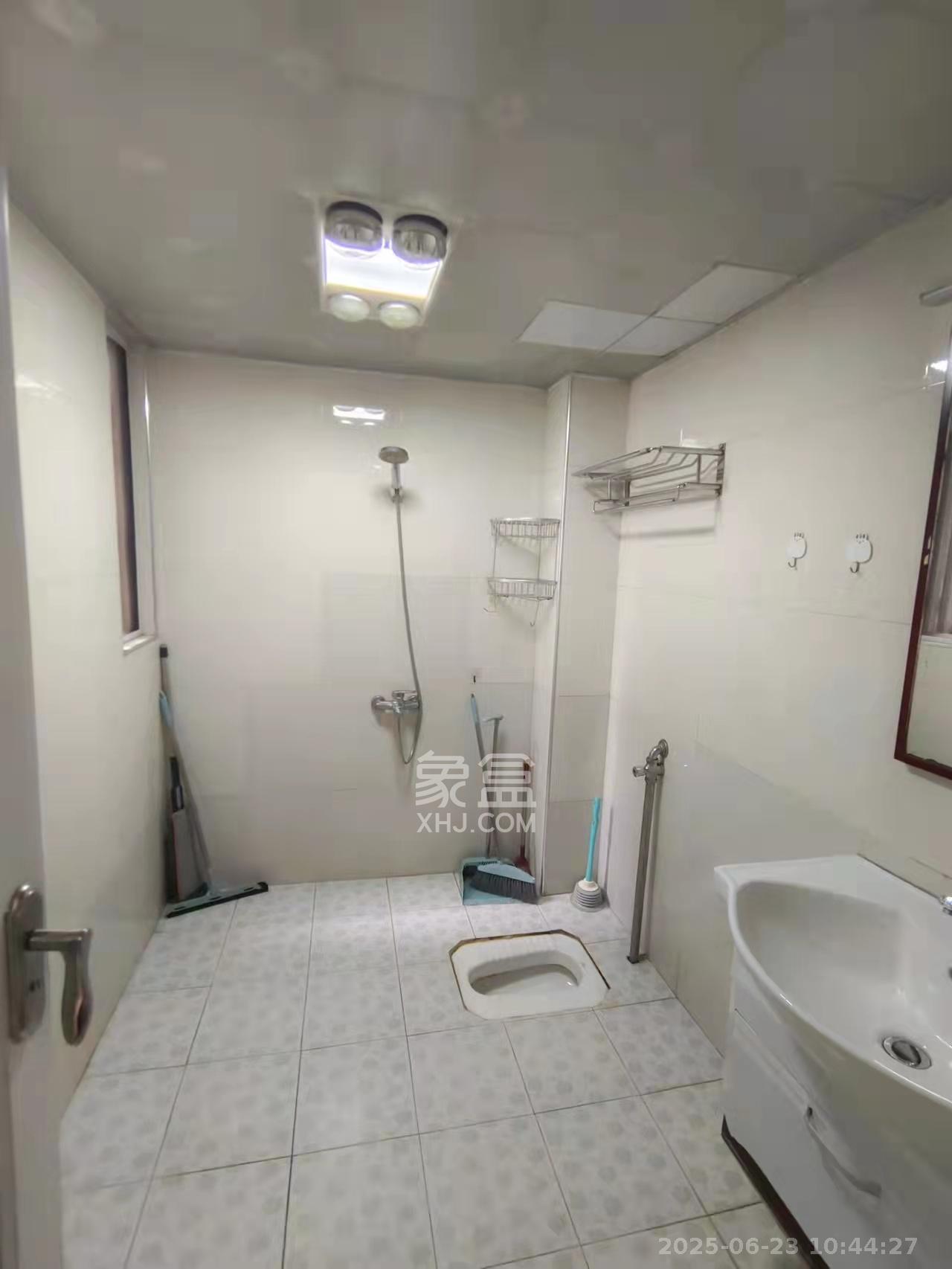 世景华庭  2室2厅1卫   1700.00元/月室内图