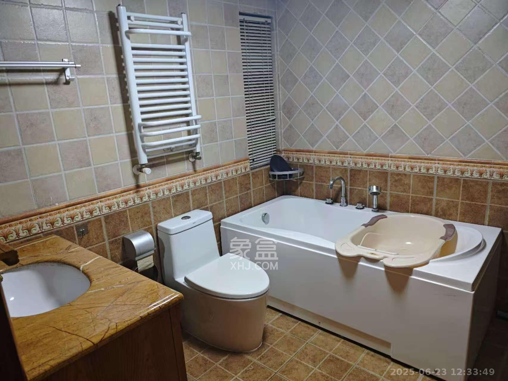 中交中央公园D2区  4室2厅2卫    4500.0元/月 中交中央公园D2区  4室2厅2卫    4500.0元/月室内图