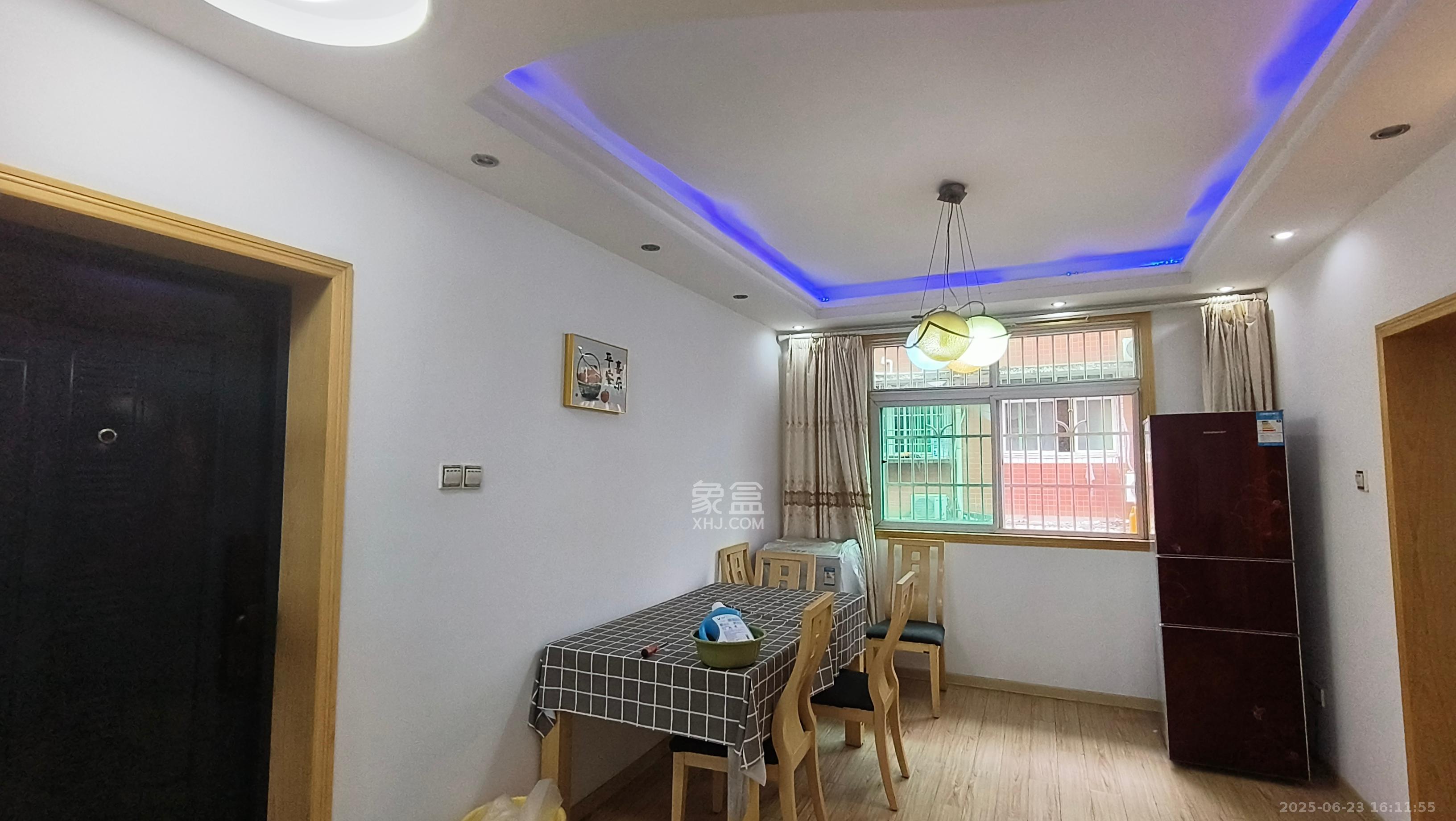 果林场小区(锦林社区)  3室2厅2卫    2200.0元/月 果林场小区(锦林社区)  3室2厅2卫    2200.0元/月室内图