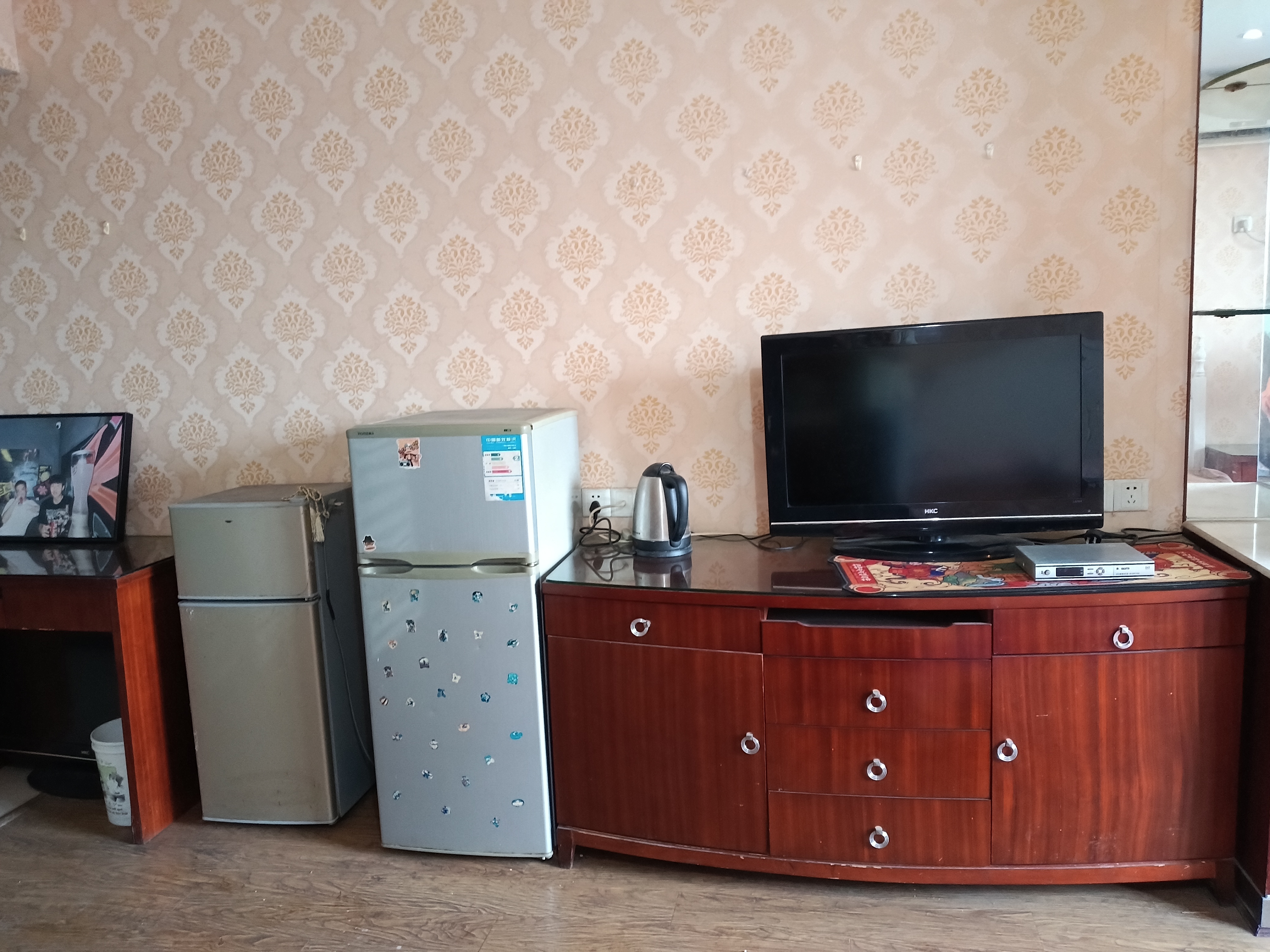 星海名都  1室1厅1卫    700.0元/月 星海名都  1室1厅1卫    700.0元/月室内图