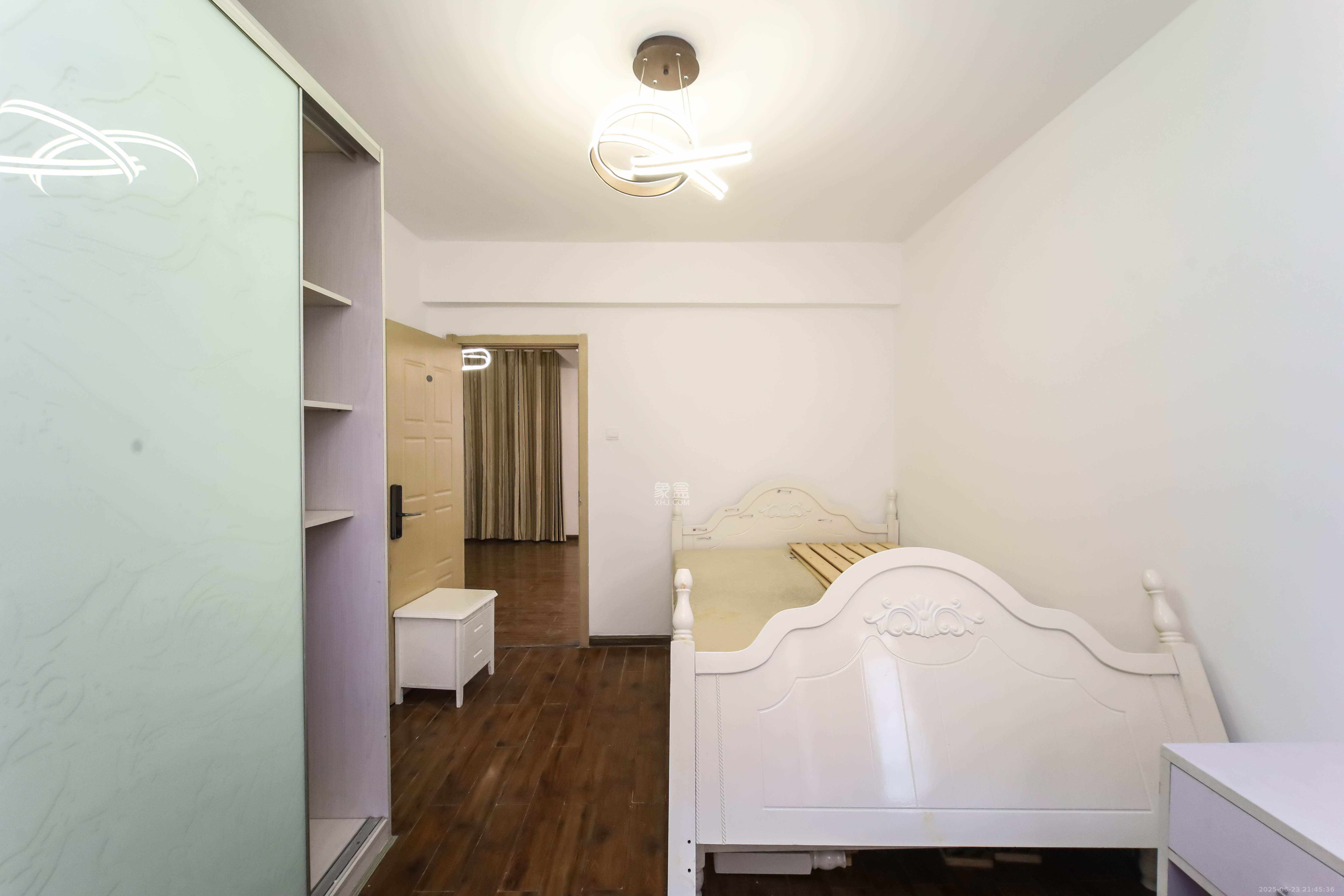 银港水晶城 3室2厅1卫 95.8万 银港水晶城 3室2厅1卫 95.8万卧室