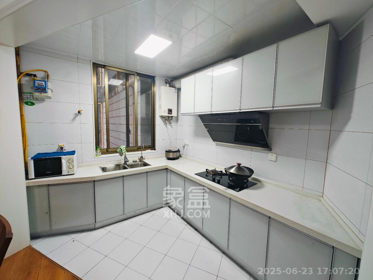 阳光走廊  4室2厅2卫    3800.0元/月 阳光走廊  4室2厅2卫    3800.0元/月室内图