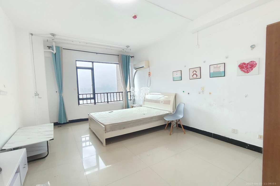 融圣国际  1室1厅1卫    1600.0元/月 融圣国际  1室1厅1卫    1600.0元/月室内图