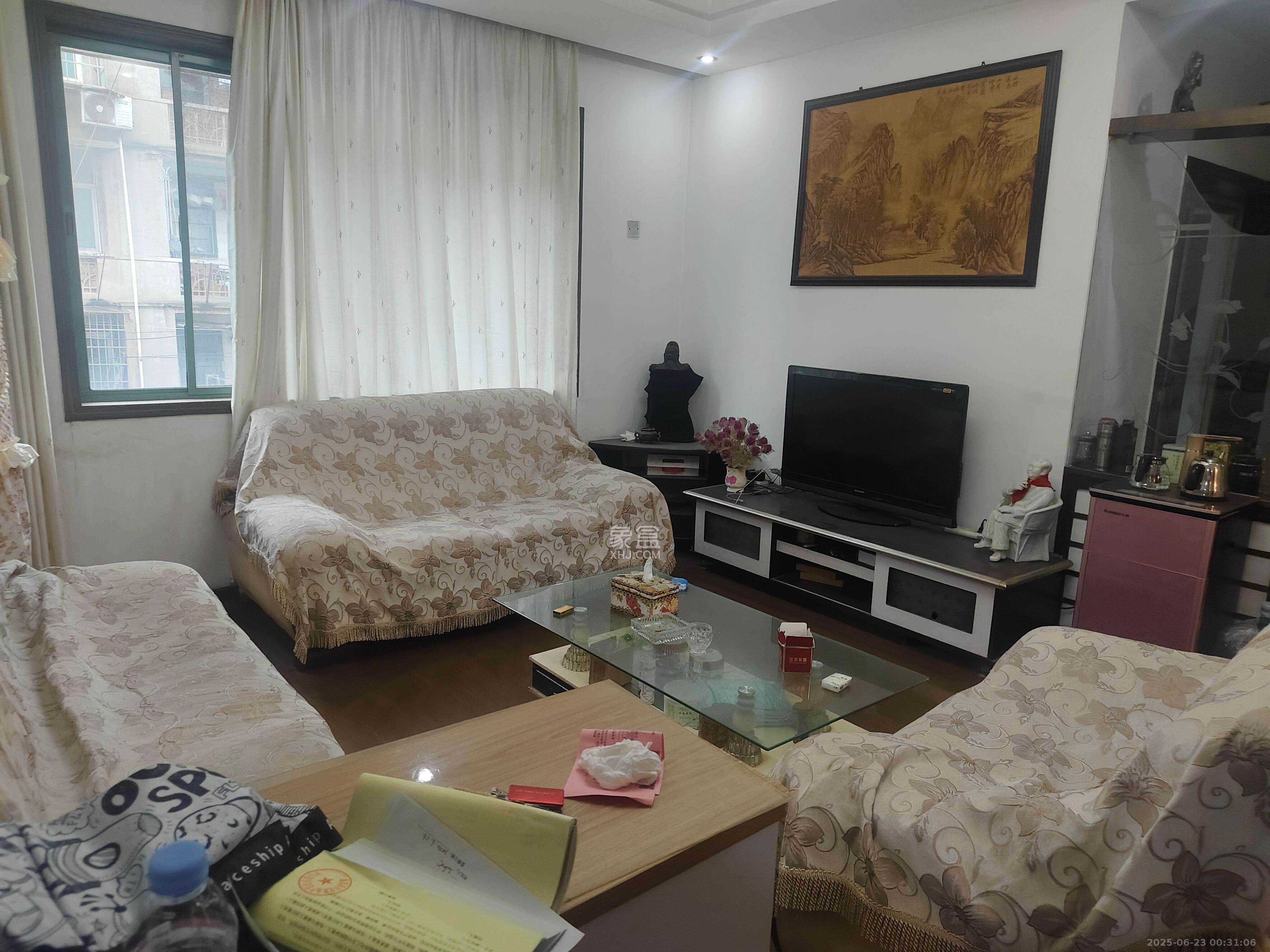 寸木塘 3室2厅1卫 1200.0元/月 寸木塘 3室2厅1卫 1200.0元/月室内图