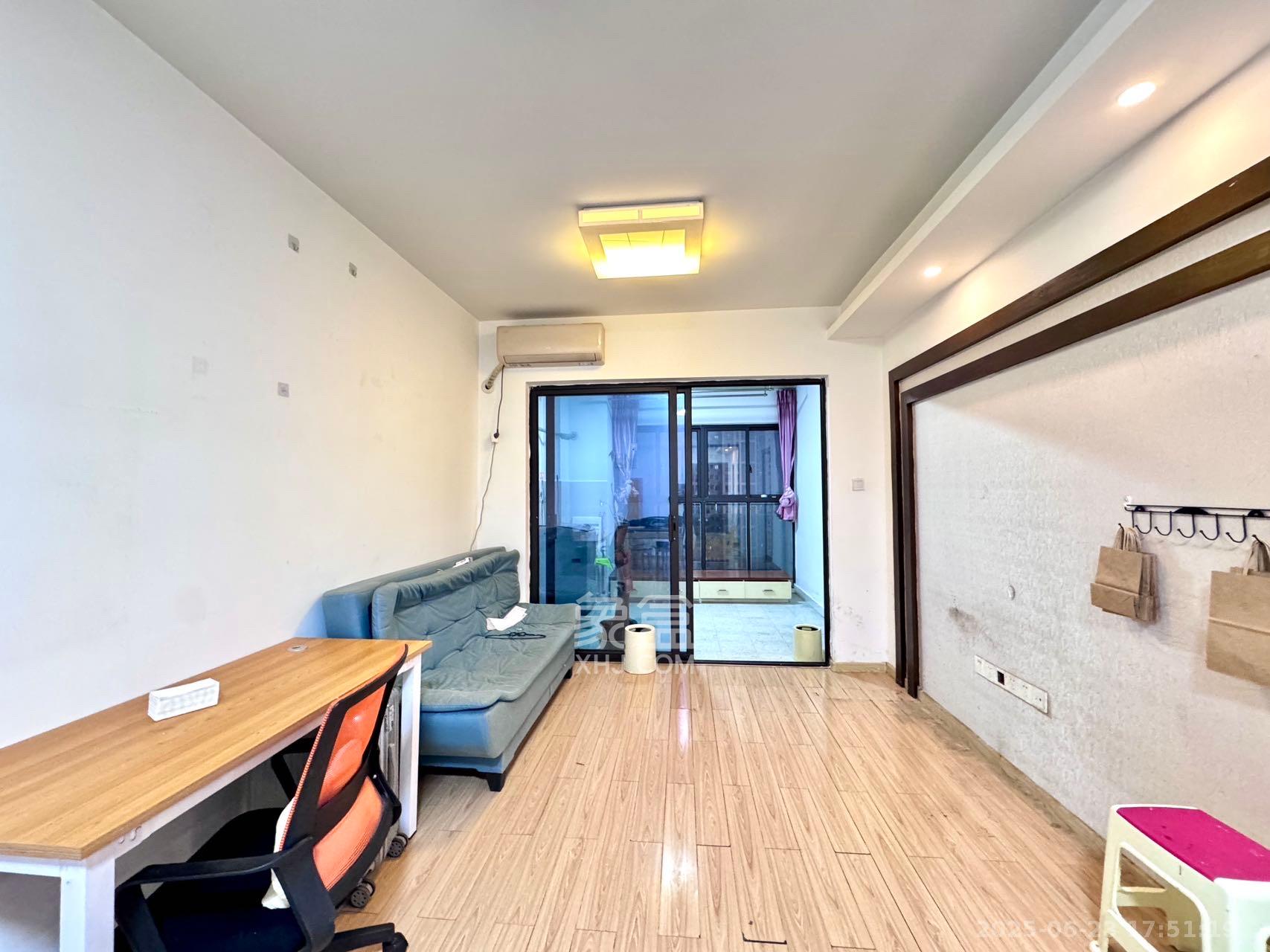 达美D6区  2室1厅1卫   2500.00元/月