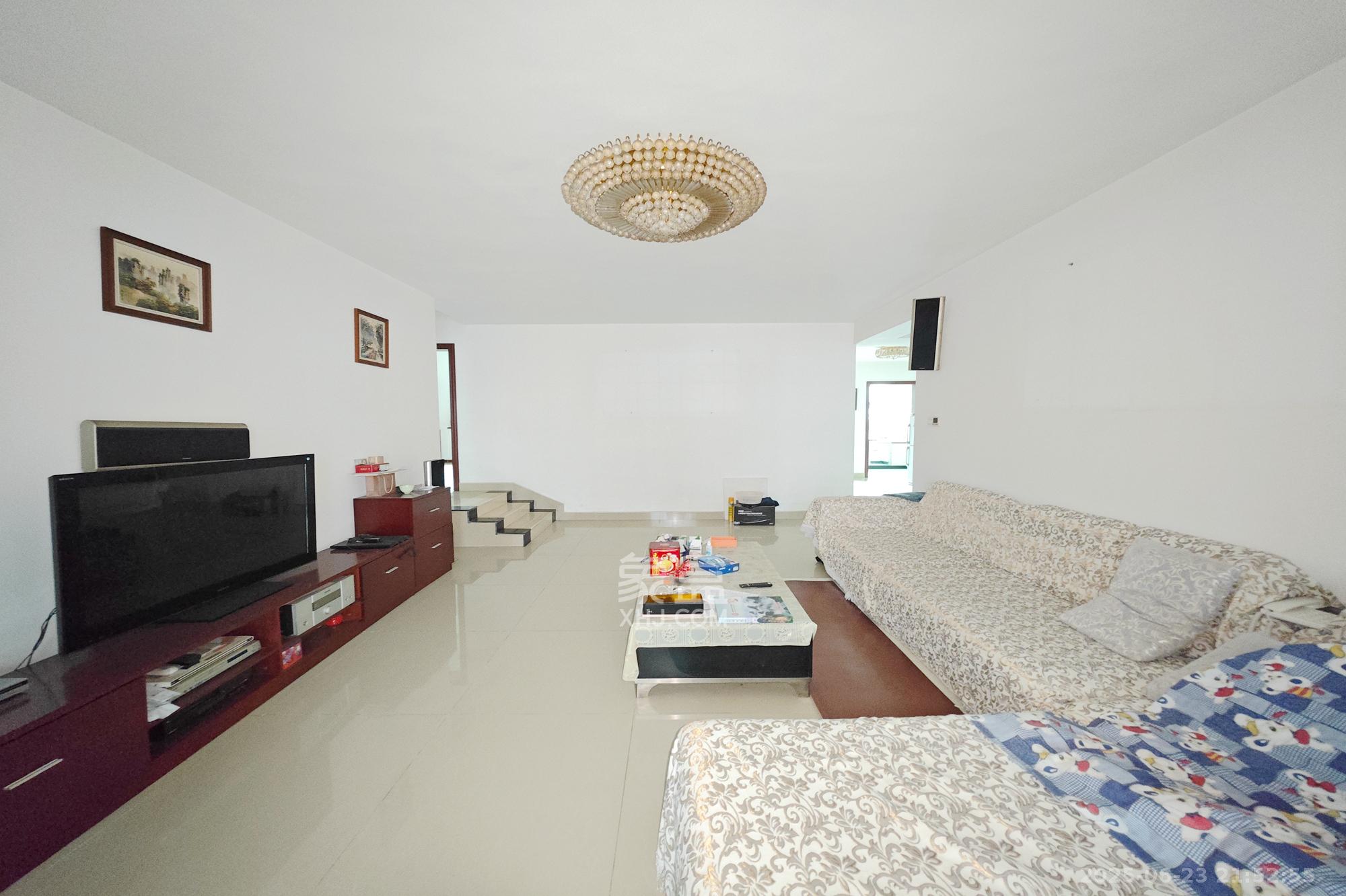 名都凯旋城  4室2厅2卫    112.0万 名都凯旋城  4室2厅2卫    112.0万客厅