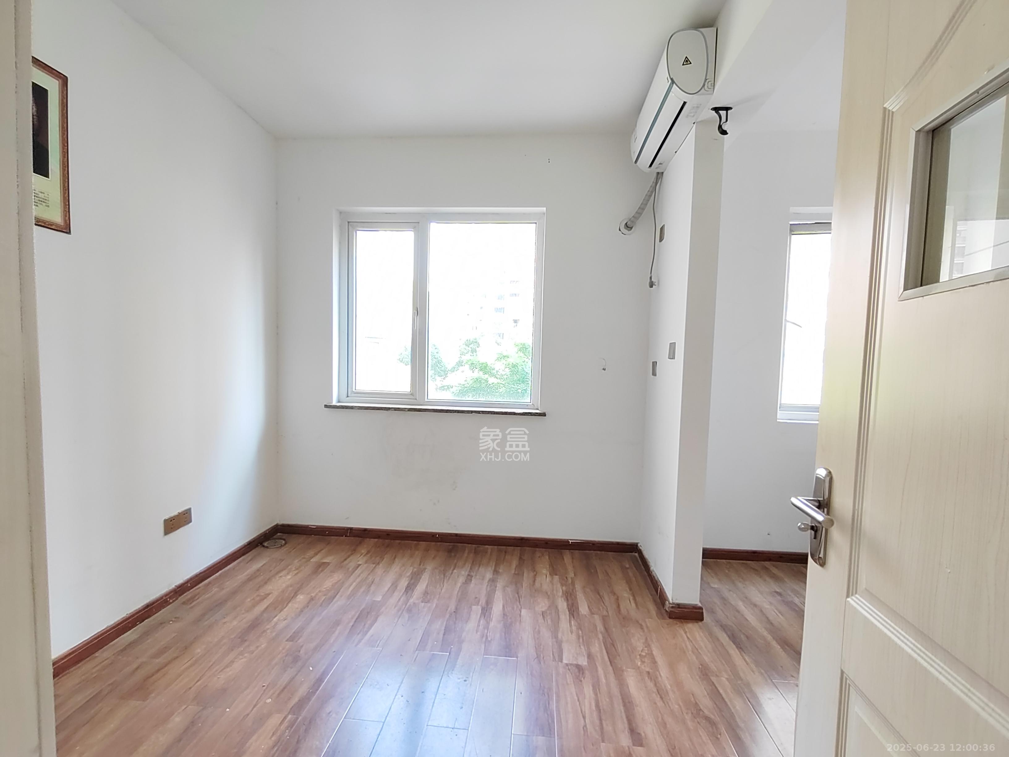 保利香槟国际 4室2厅2卫 2000.0元/月 保利香槟国际 4室2厅2卫 2000.0元/月室内图