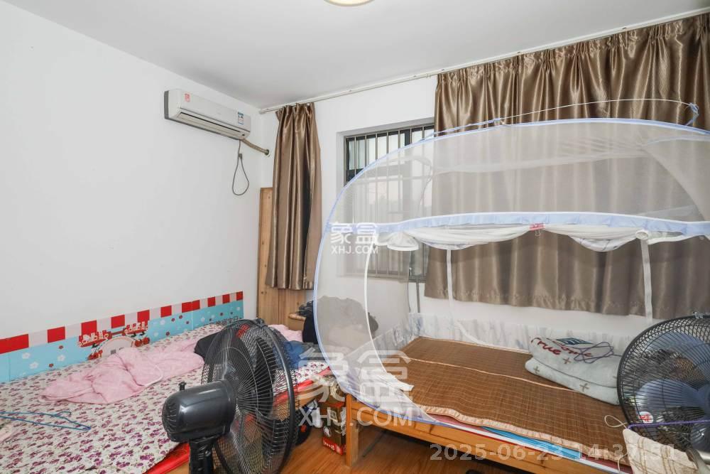 天元涉外景园C区 3室2厅1卫 2300.0元/月 天元涉外景园C区 3室2厅1卫 2300.0元/月室内图