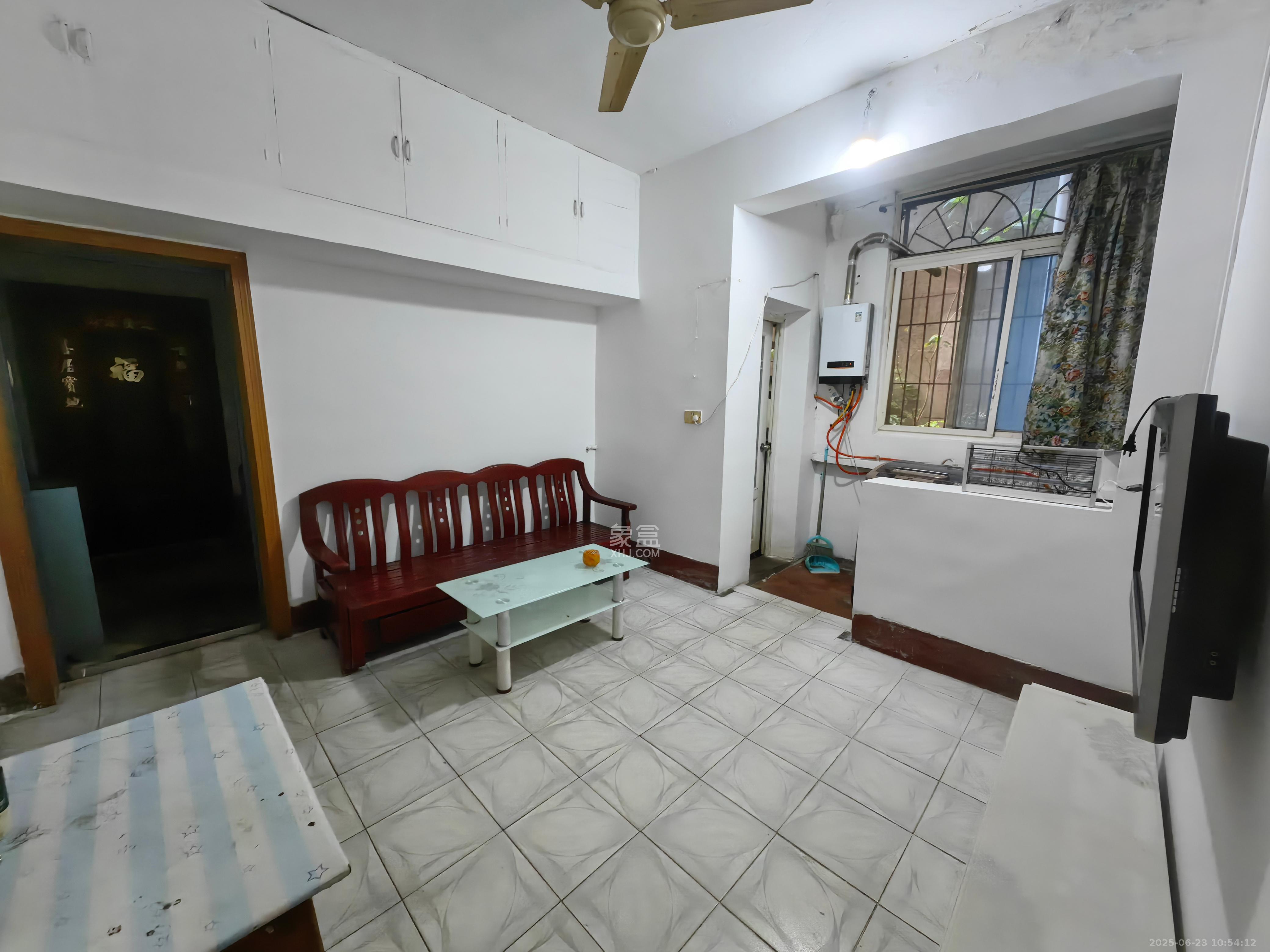 窑岭农业银行宿舍  2室1厅1卫    1680.0元/月 窑岭农业银行宿舍  2室1厅1卫    1680.0元/月室内图