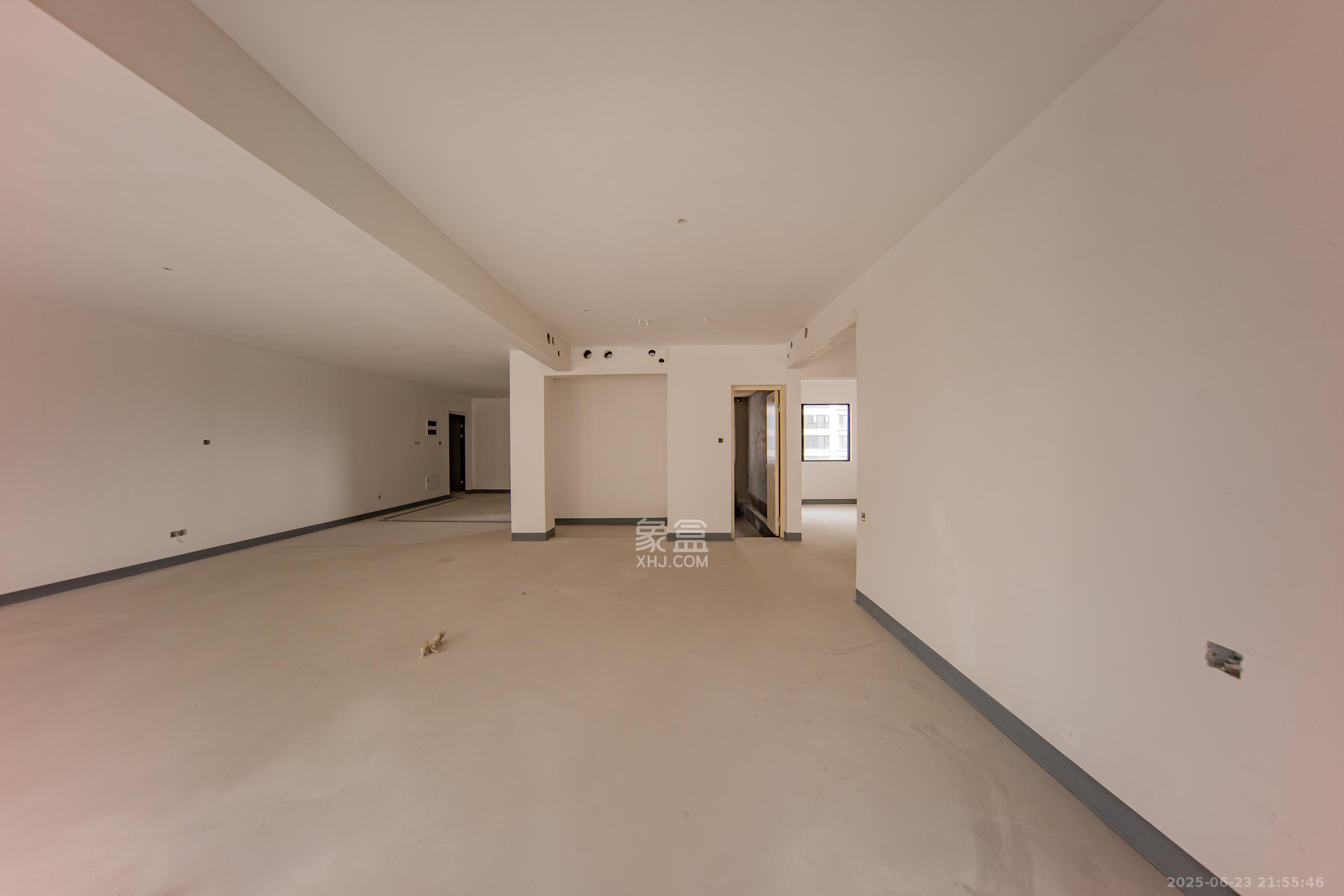 建投象山国际  4室2厅2卫   158.00万卧室