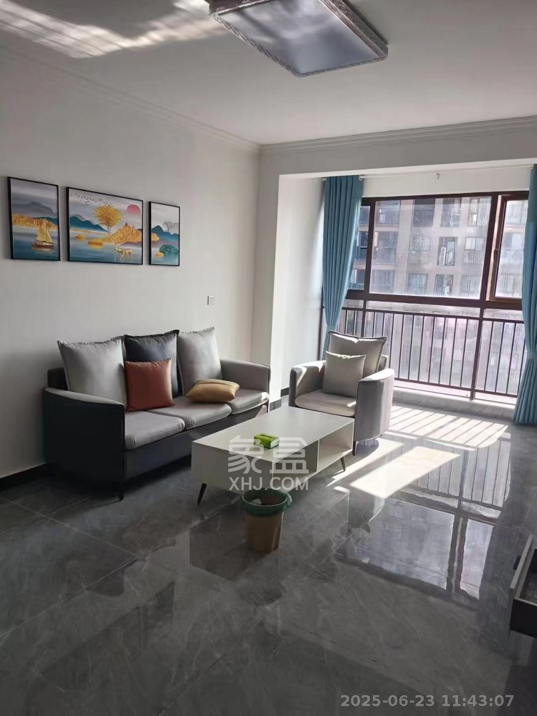 紫鑫御湖湾  3室2厅2卫    2000.0元/月 紫鑫御湖湾  3室2厅2卫    2000.0元/月