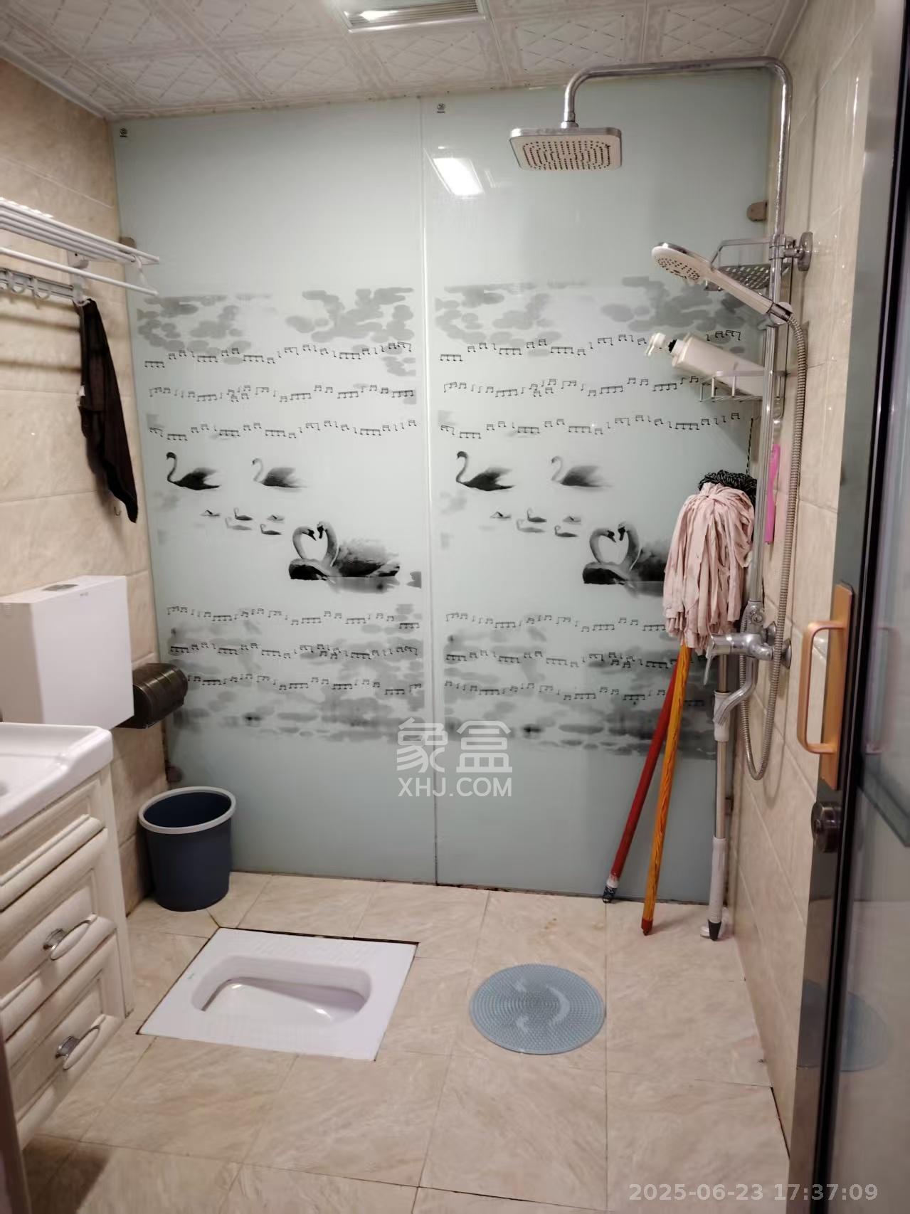 中建芙蓉嘉苑  3室2厅2卫   2400.00元/月室内图