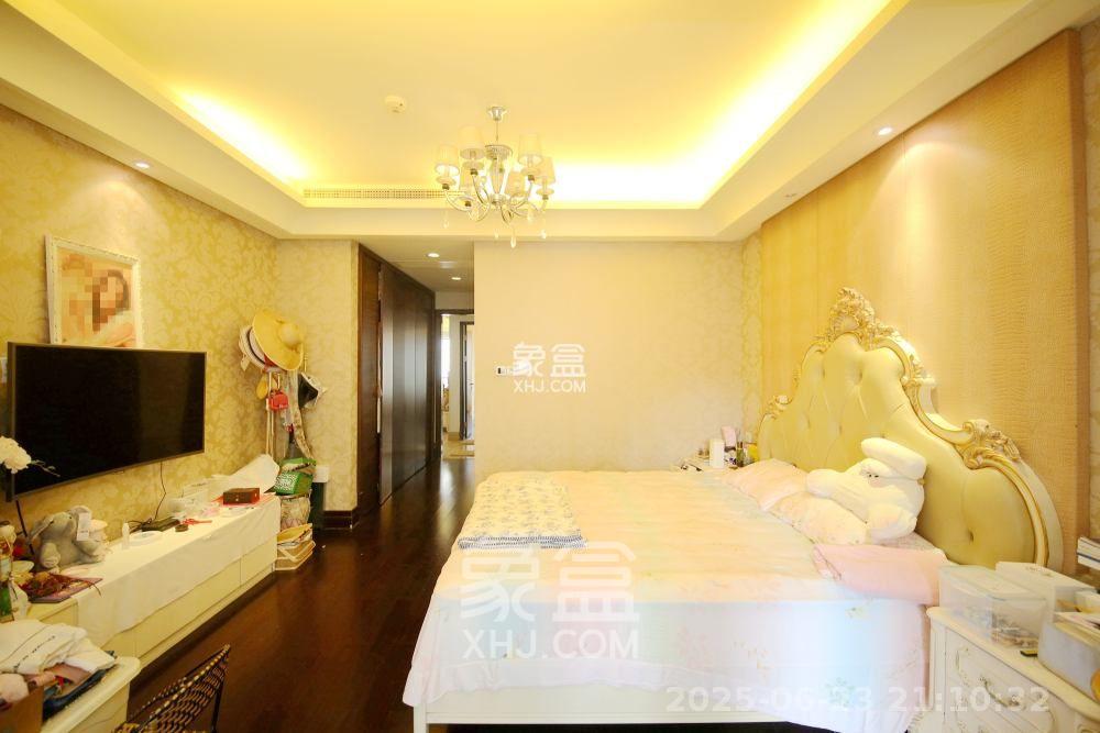 华远华中心  4室2厅3卫   11000.00元/月室内图