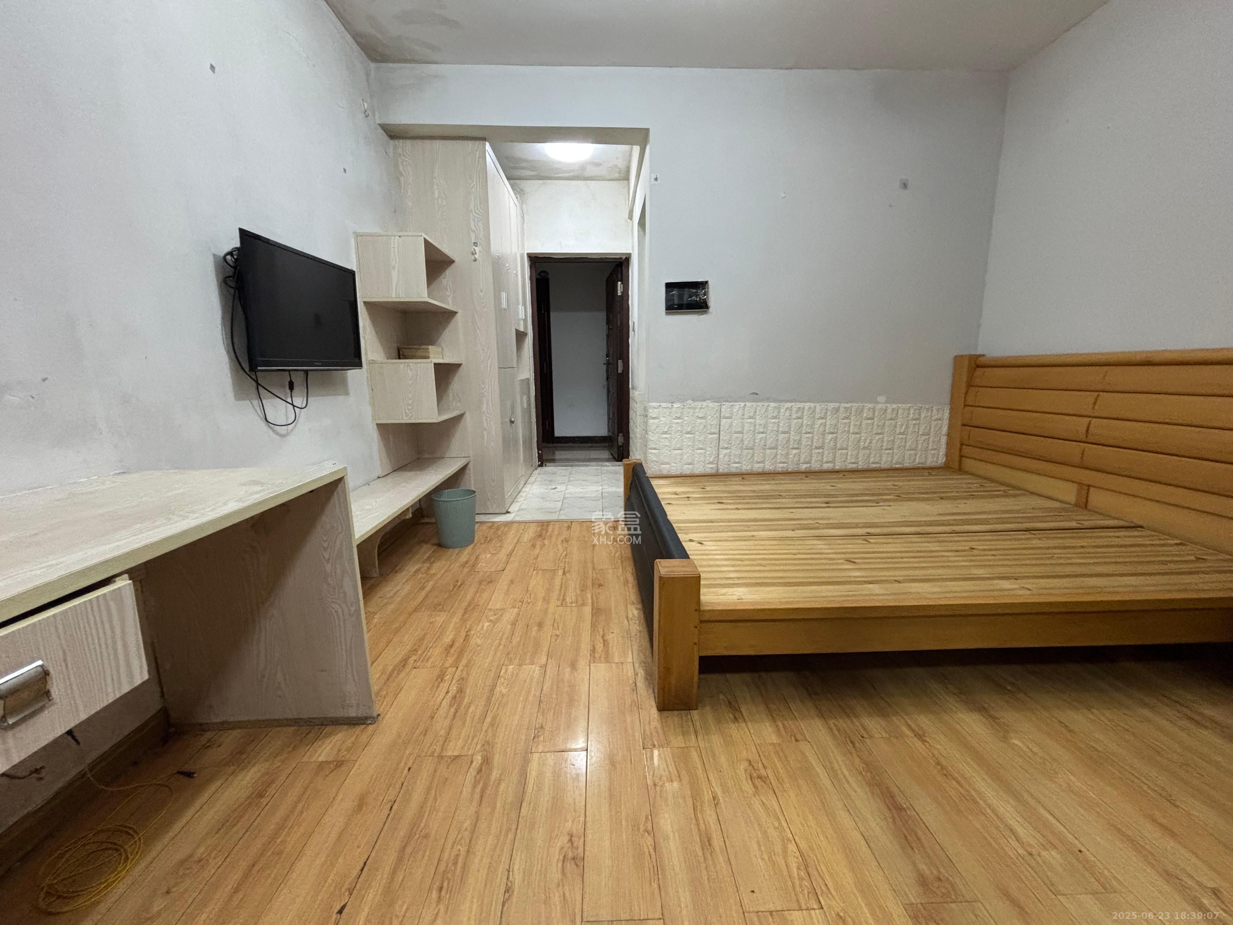 铂宫  1室0厅1卫   1800.00元/月室内图
