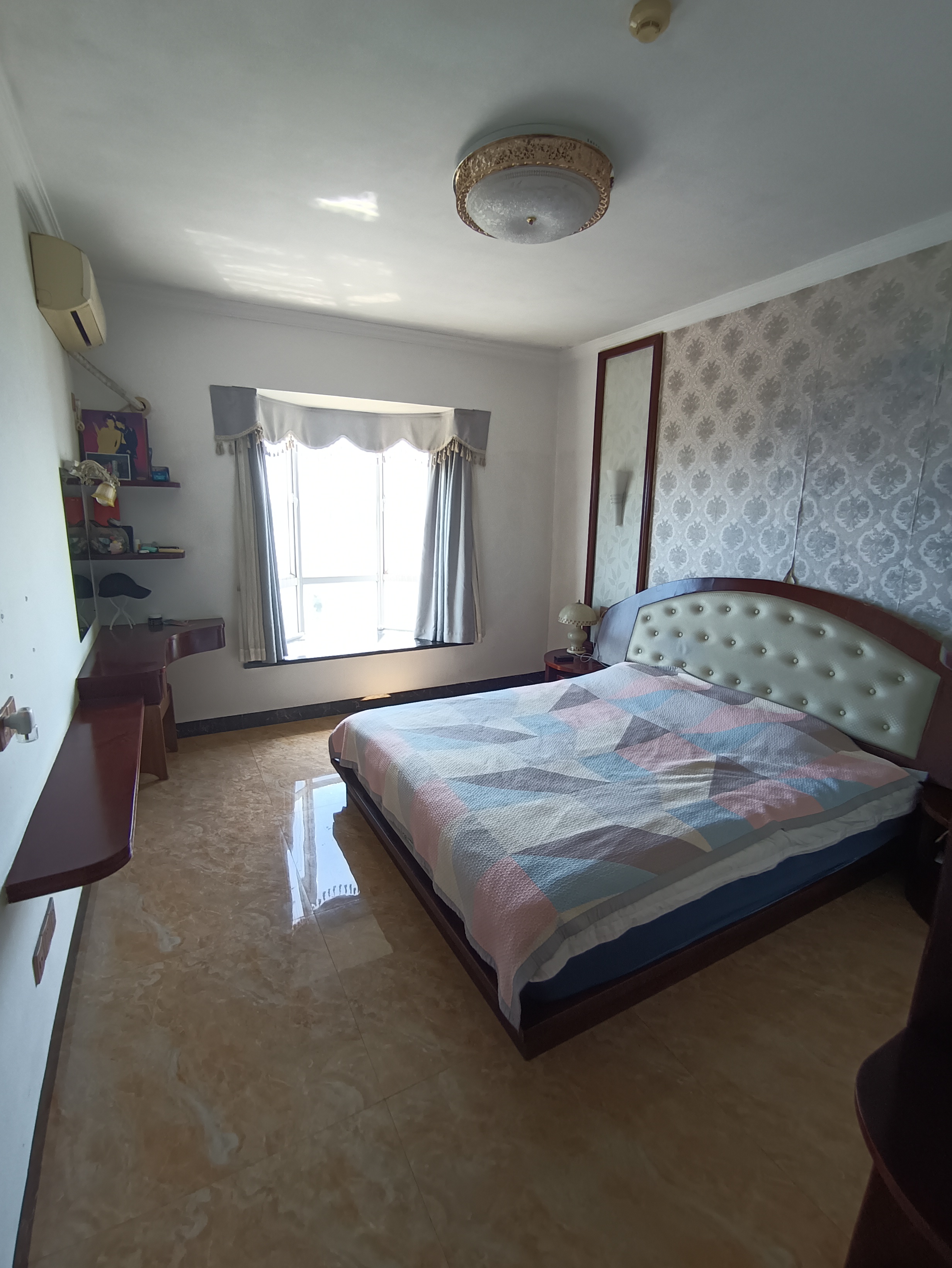 滨江度假城 3室2厅2卫 218.0万 滨江度假城 3室2厅2卫 218.0万客厅