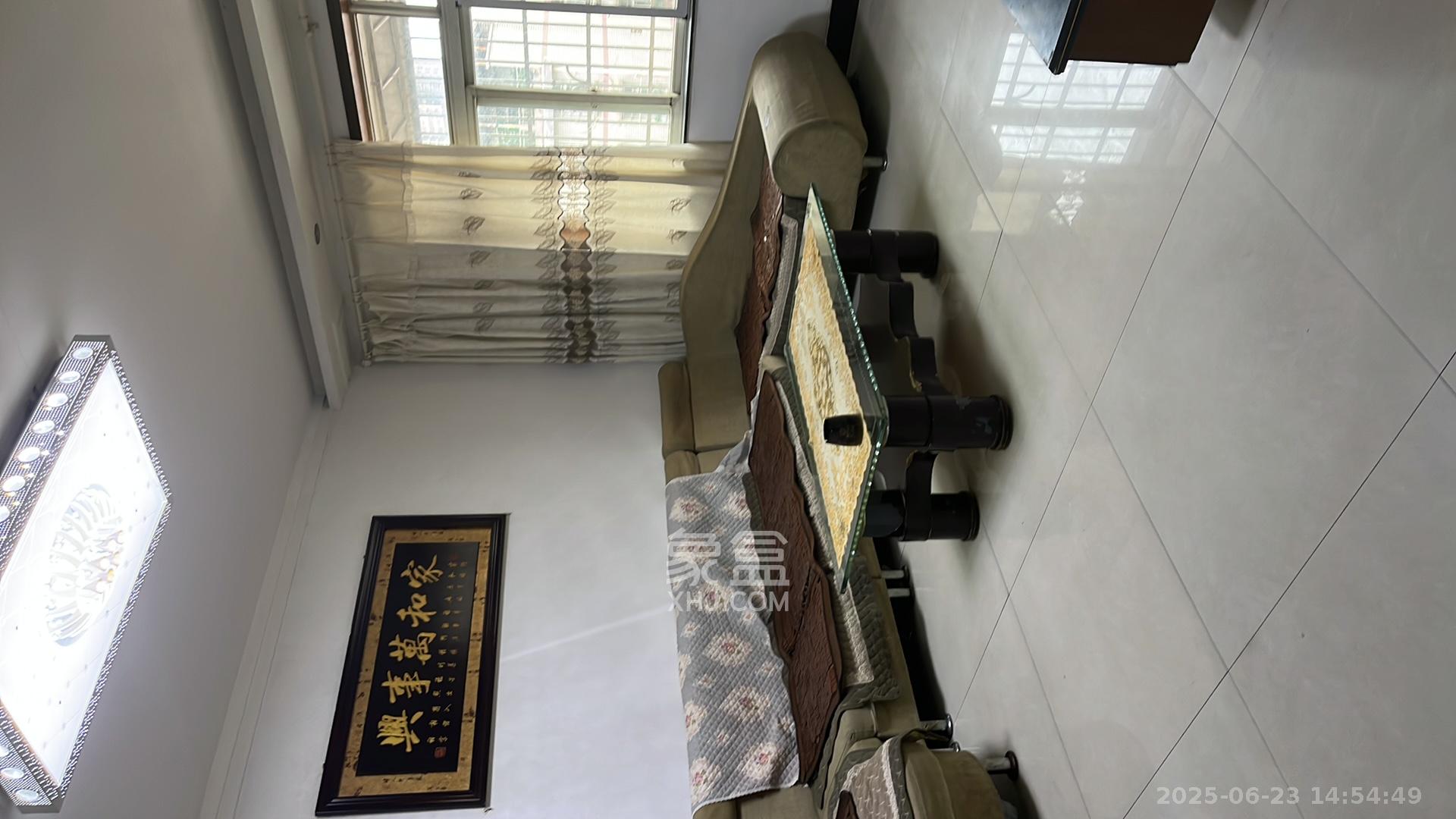 泉塘小区 1室2厅2卫 1400.0元/月 泉塘小区 1室2厅2卫 1400.0元/月室内图