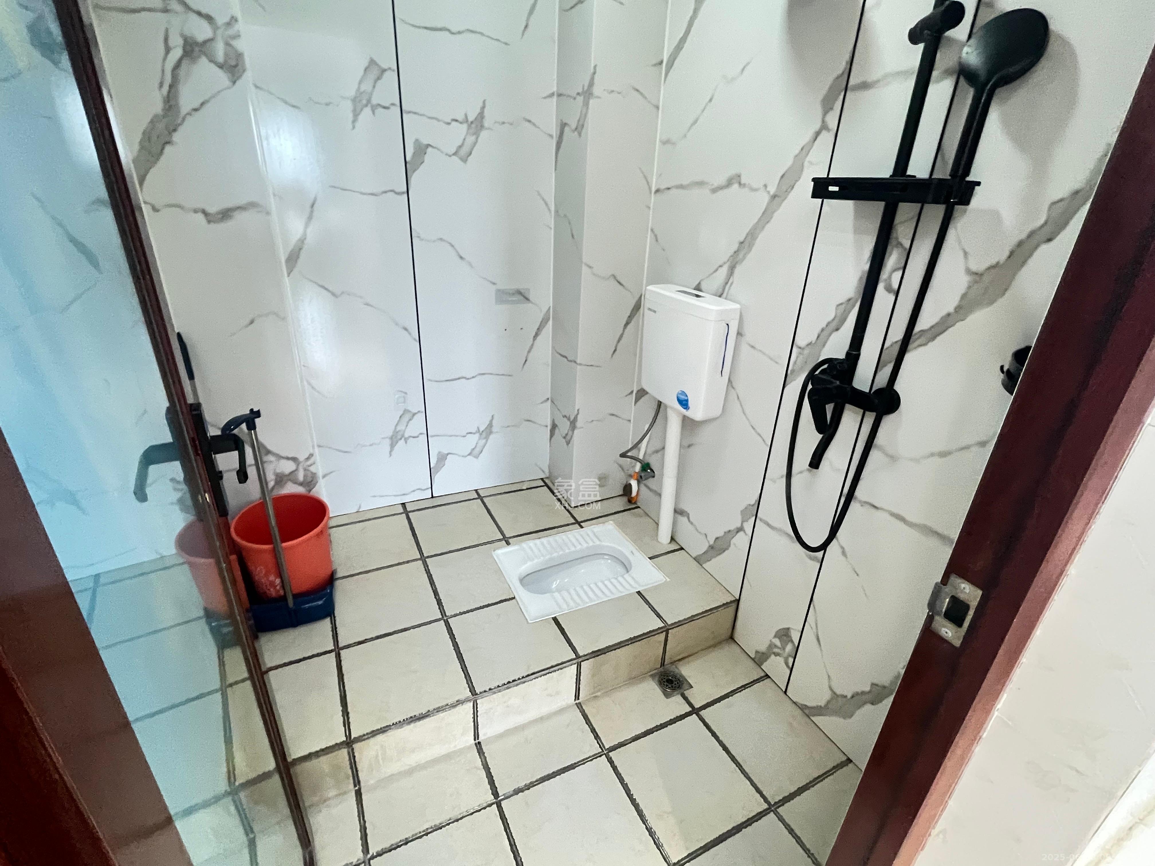 锦泰东环国际  1室1厅1卫    2598.0元/月 锦泰东环国际  1室1厅1卫    2598.0元/月室内图