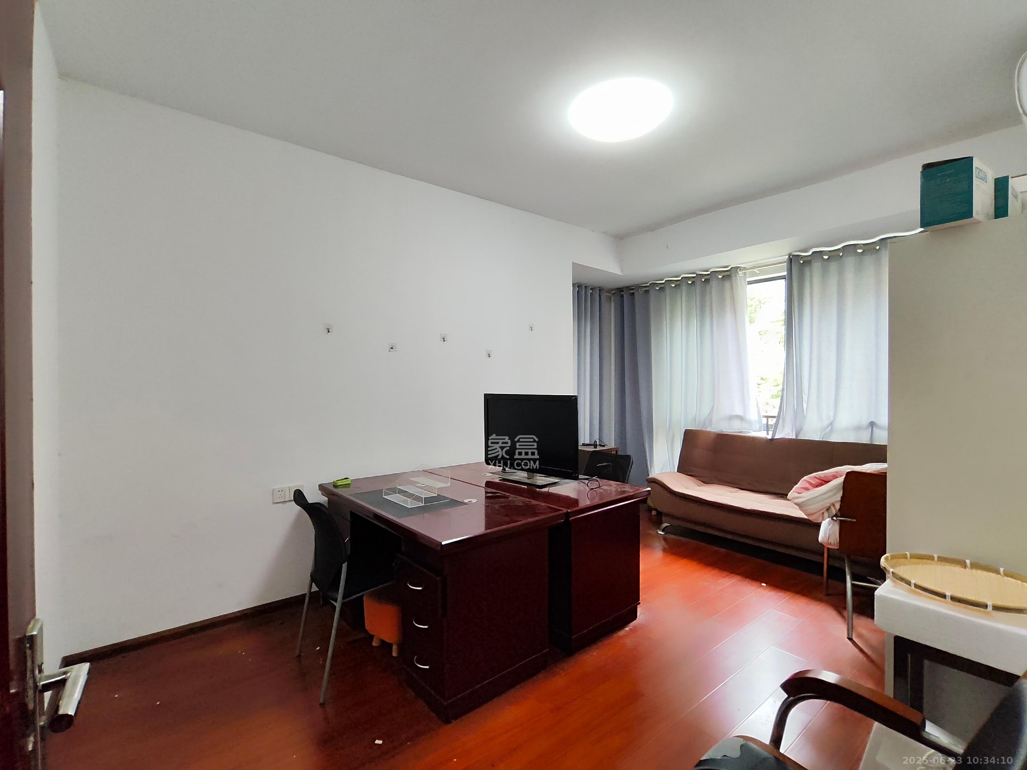 勤诚达新界  6室2厅2卫    3000.0元/月 勤诚达新界  6室2厅2卫    3000.0元/月室内图