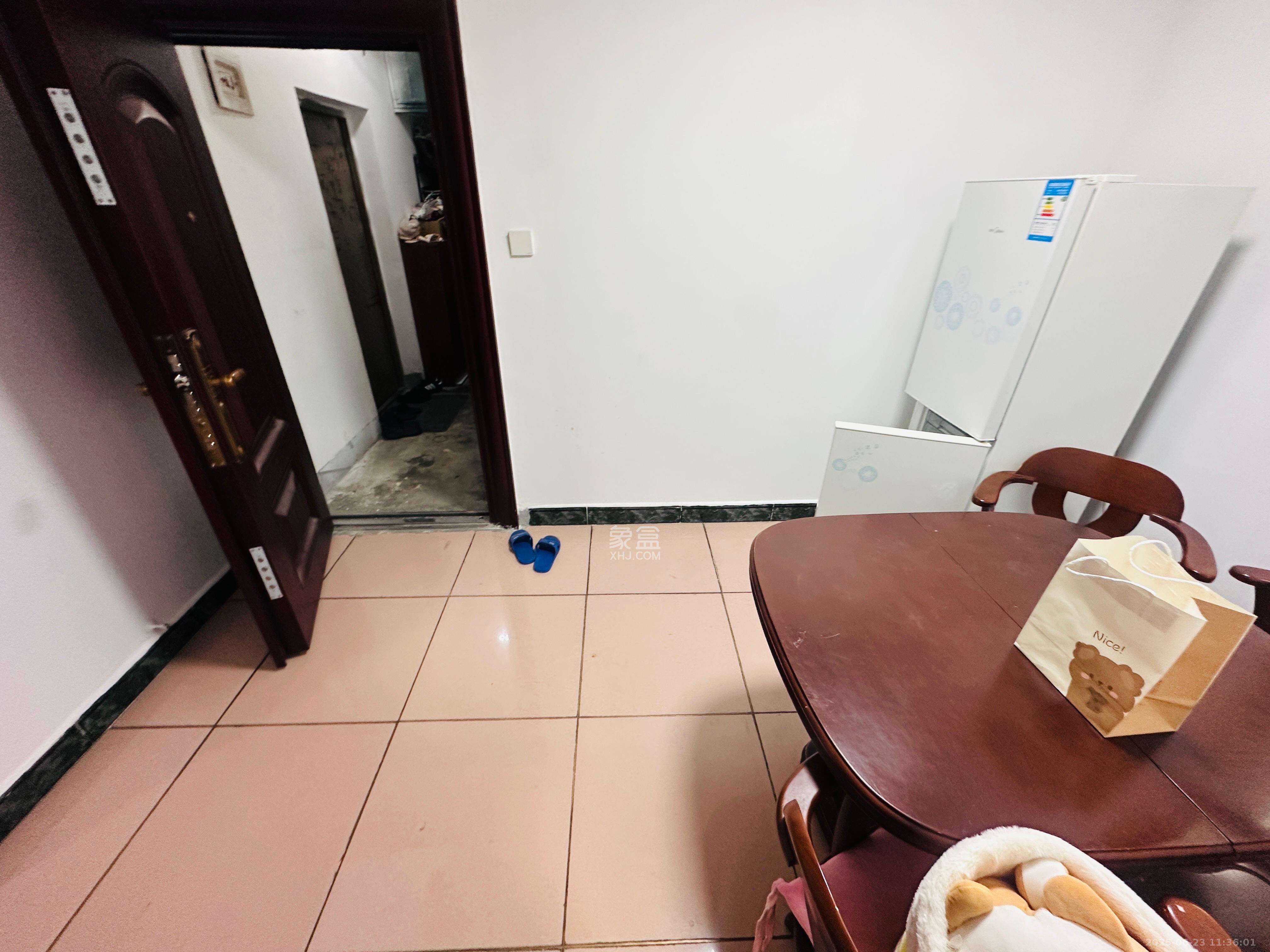 长铁高层  2室2厅1卫   2200.00元/月室内图