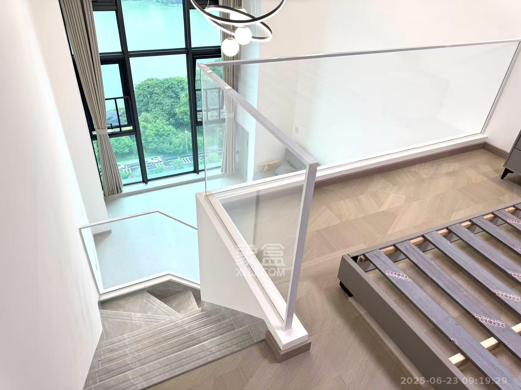 绿地V岛 2室1厅1卫 2500.0元/月 绿地V岛 2室1厅1卫 2500.0元/月室内图