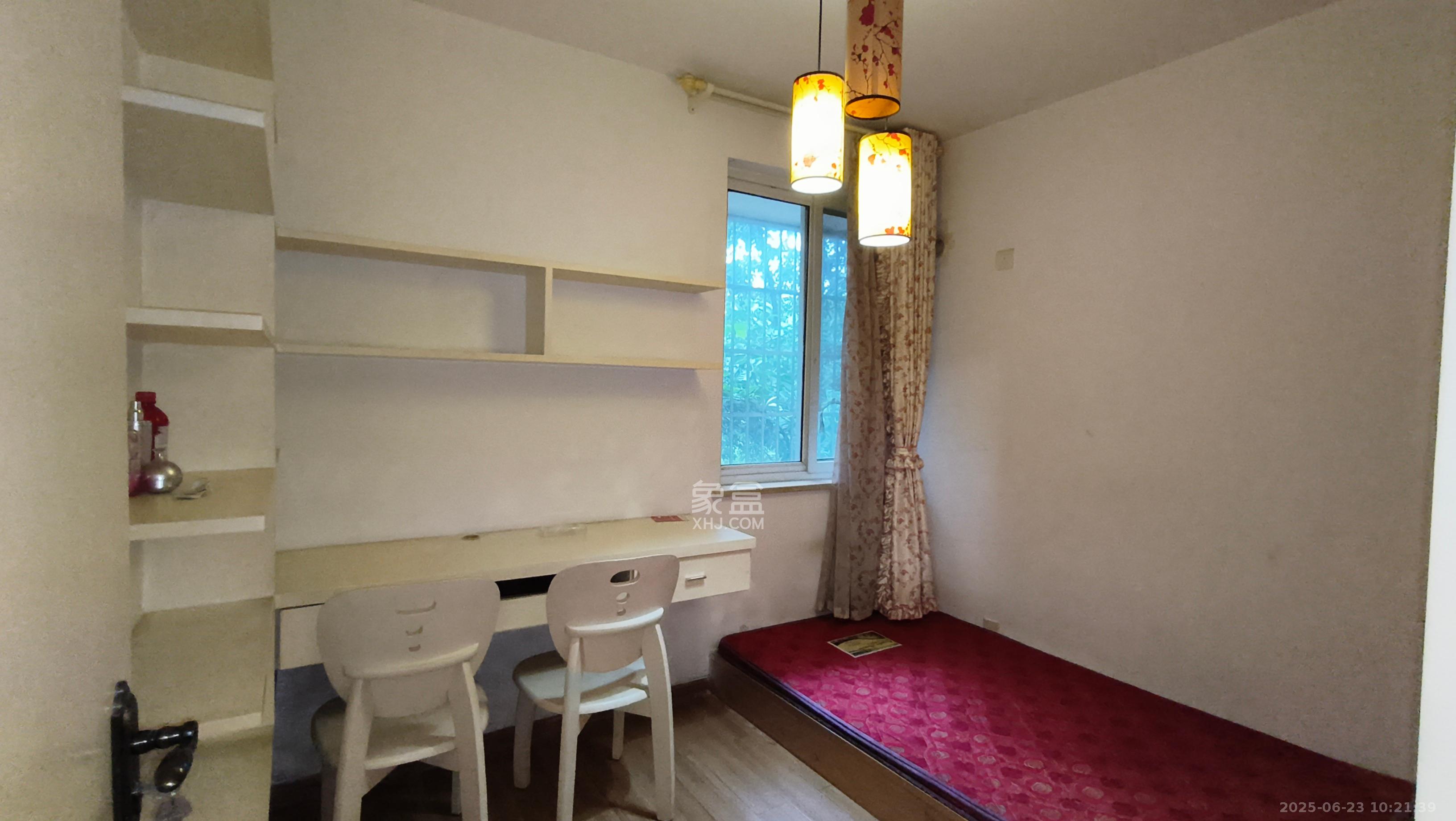 东岸锦城(东方人家)  2室2厅1卫   1650.00元/月室内图