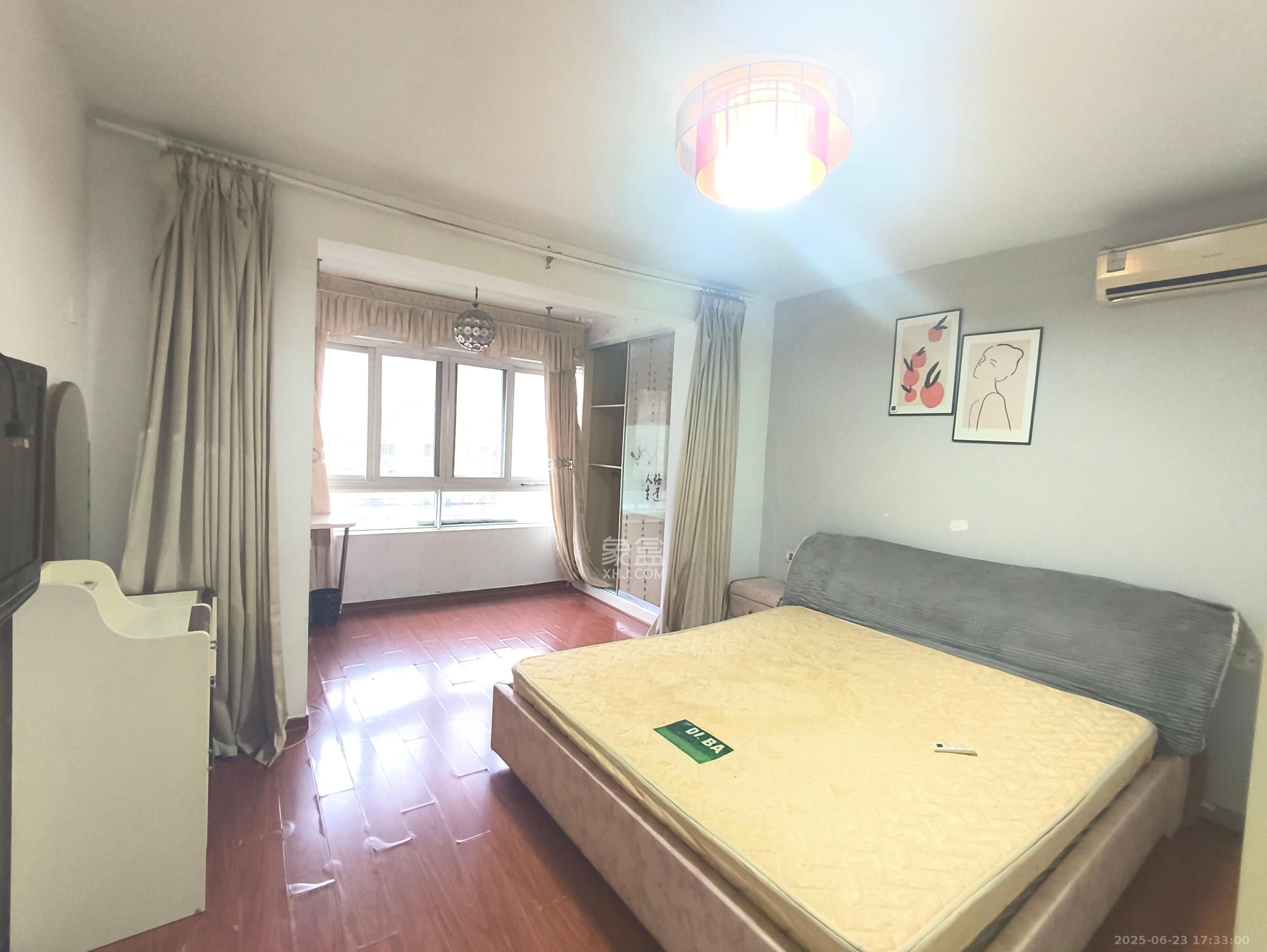 天剑社区(湖南省水利水电一公司宿舍) 3室2厅1卫 2000.0元/月 天剑社区(湖南省水利水电一公司宿舍) 3室2厅1卫 2000.0元/月室内图