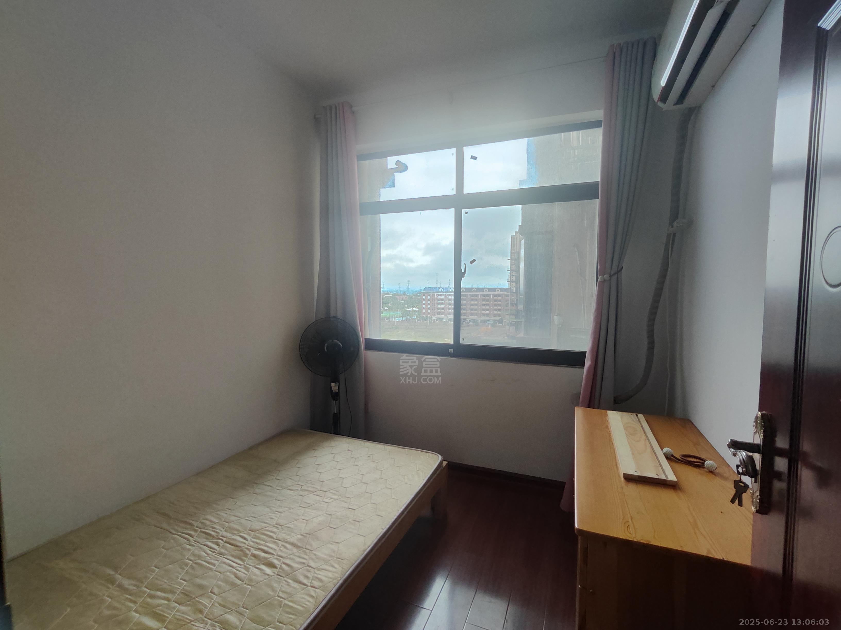 金轮翡翠名园 3室2厅1卫 1800.0元/月 金轮翡翠名园 3室2厅1卫 1800.0元/月室内图