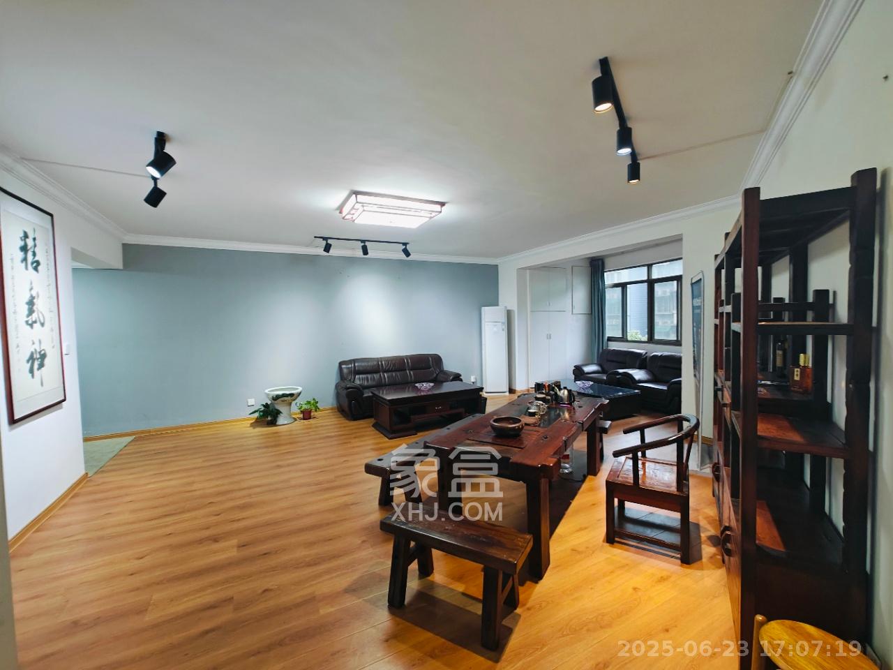 阳光走廊  4室2厅2卫    3800.0元/月 阳光走廊  4室2厅2卫    3800.0元/月室内图