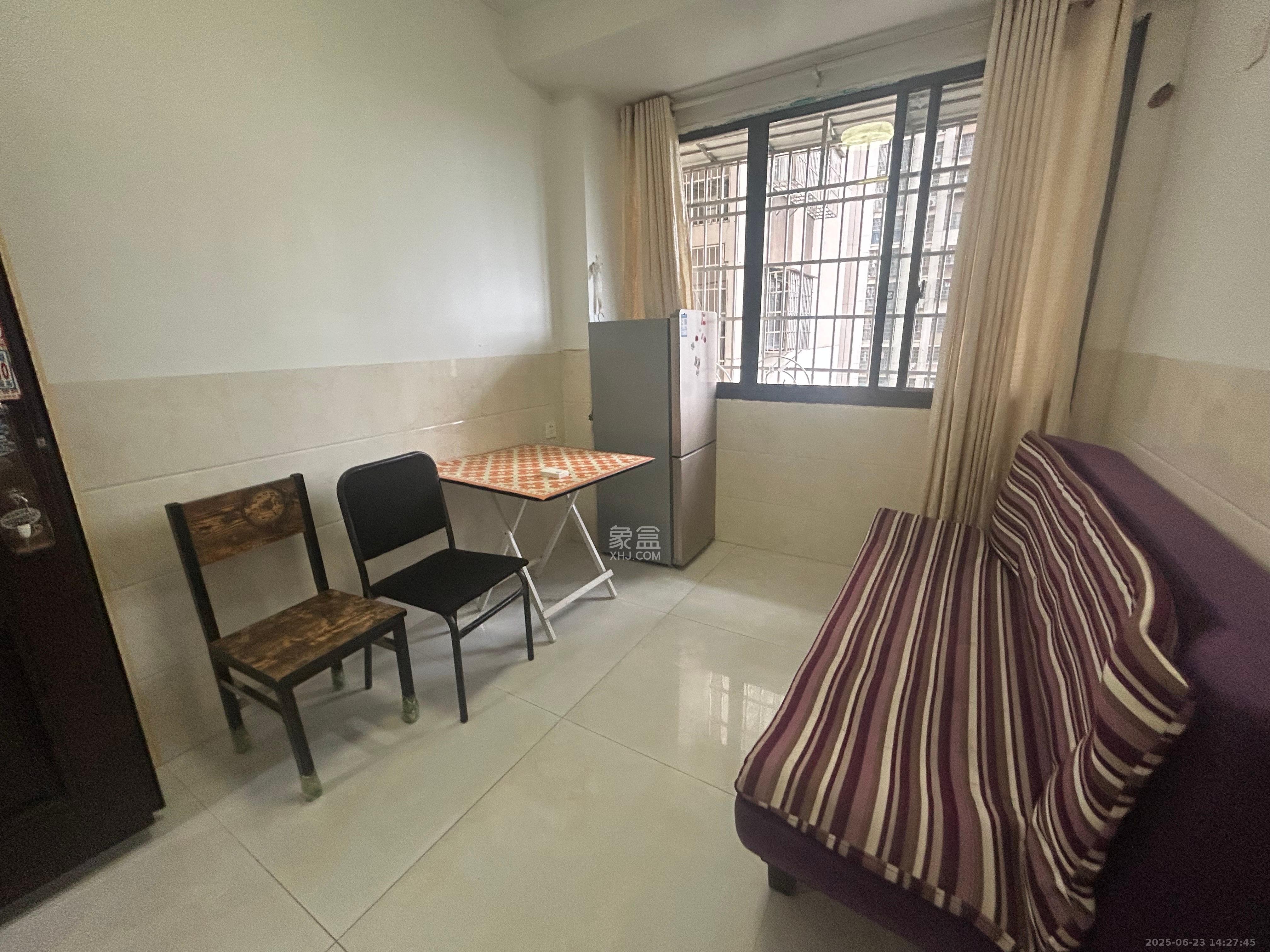 嘉顺苑 1室1厅1卫 1300.0元/月 嘉顺苑 1室1厅1卫 1300.0元/月室内图