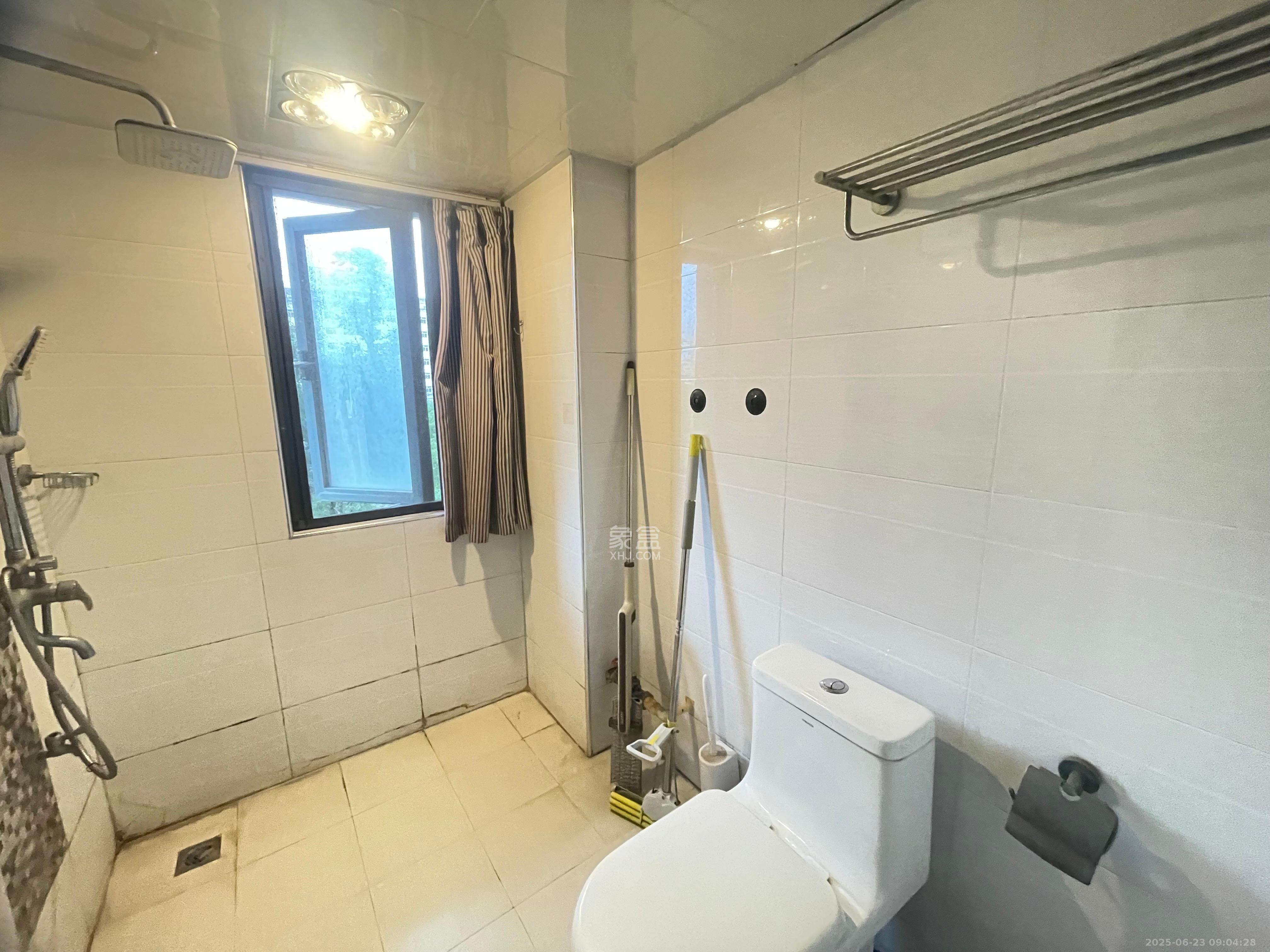 长房时代城 3室2厅1卫 2400.0元/月 长房时代城 3室2厅1卫 2400.0元/月室内图