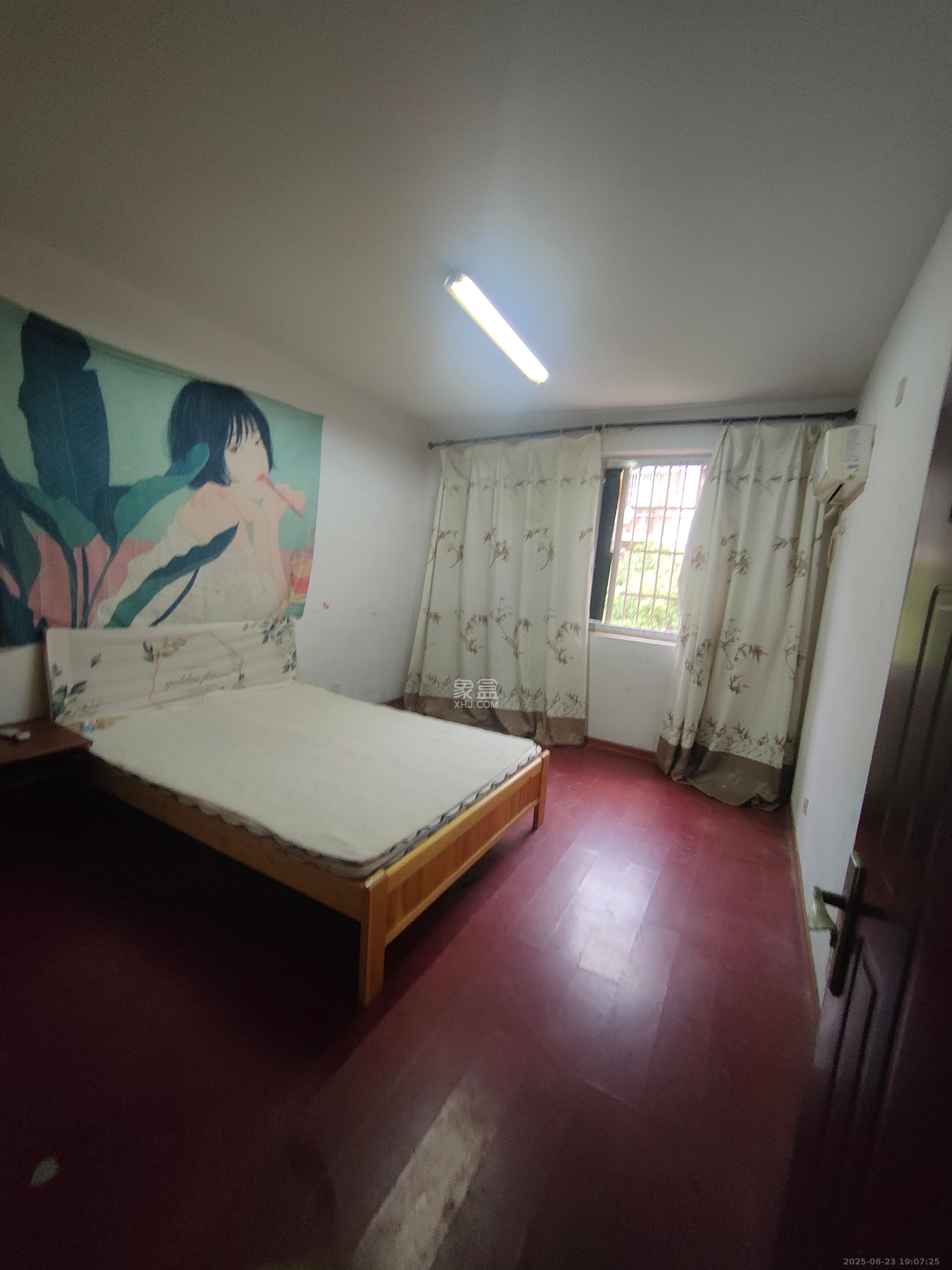 新桥小区  3室2厅1卫   1500.00元/月室内图